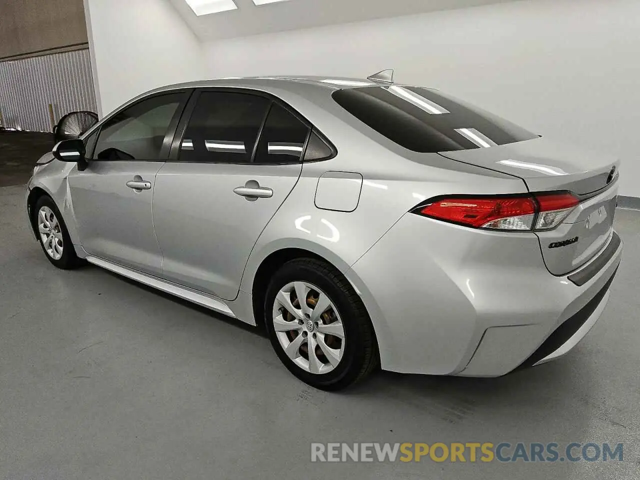 2 Photograph of a damaged car JTDEPRAE1LJ015511 TOYOTA COROLLA 2020