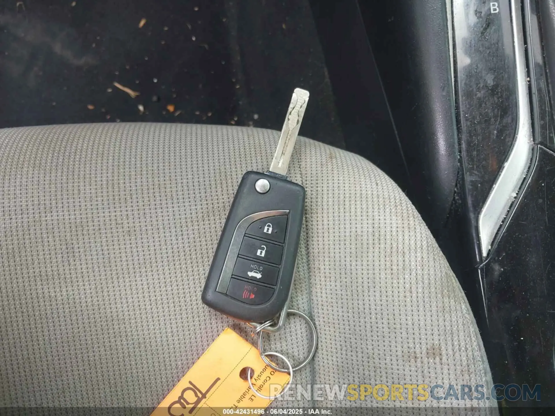 11 Photograph of a damaged car JTDEPRAE1LJ015699 TOYOTA COROLLA 2020