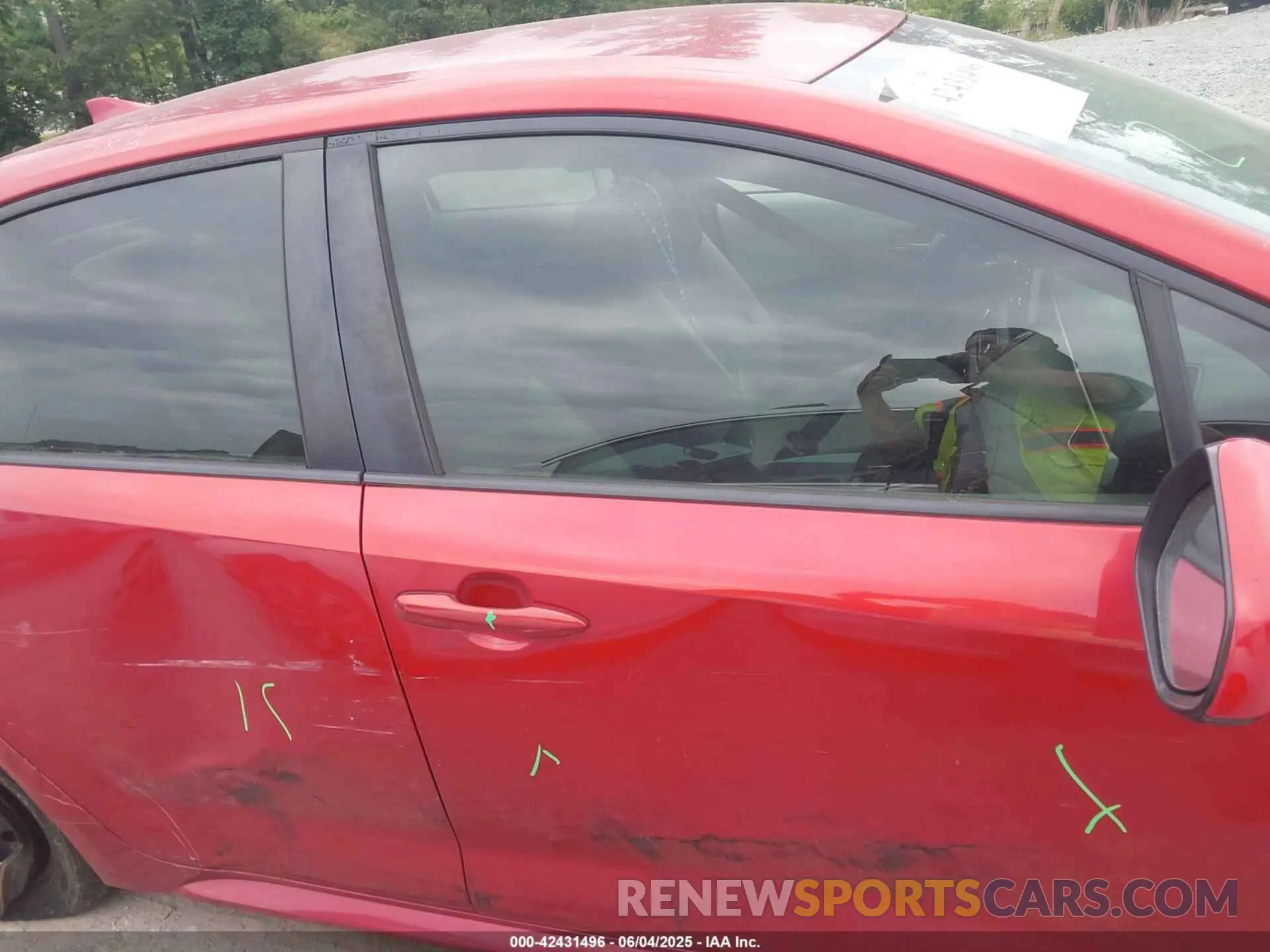 13 Photograph of a damaged car JTDEPRAE1LJ015699 TOYOTA COROLLA 2020