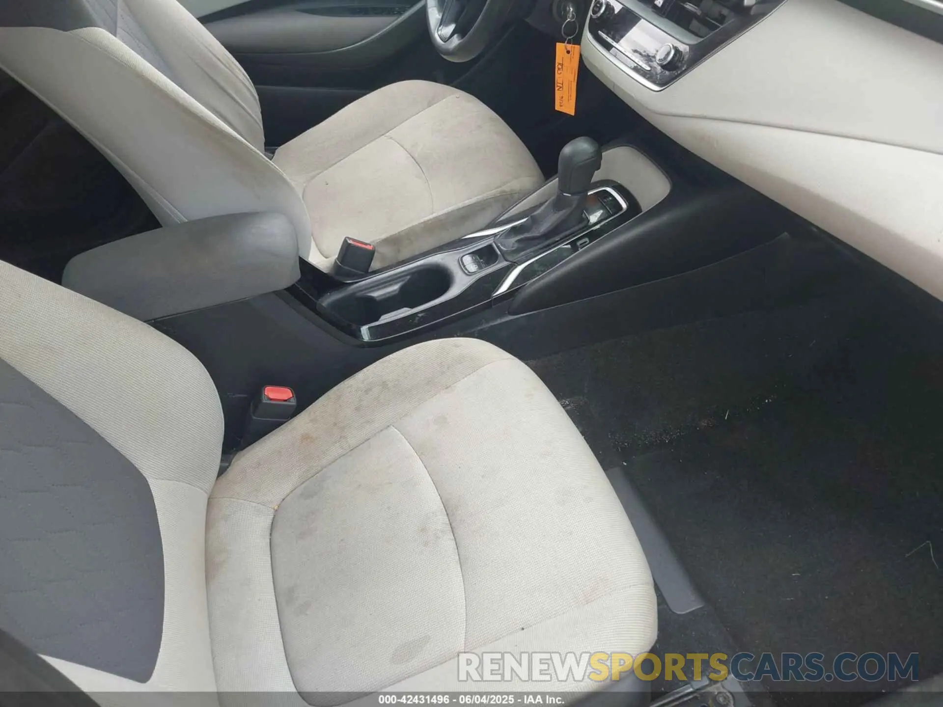 5 Photograph of a damaged car JTDEPRAE1LJ015699 TOYOTA COROLLA 2020