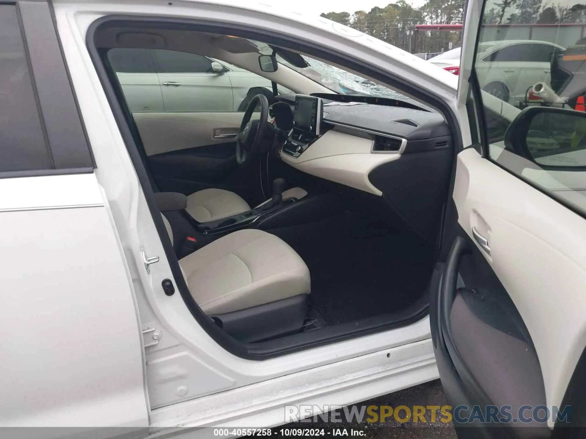 5 Photograph of a damaged car JTDEPRAE1LJ016349 TOYOTA COROLLA 2020