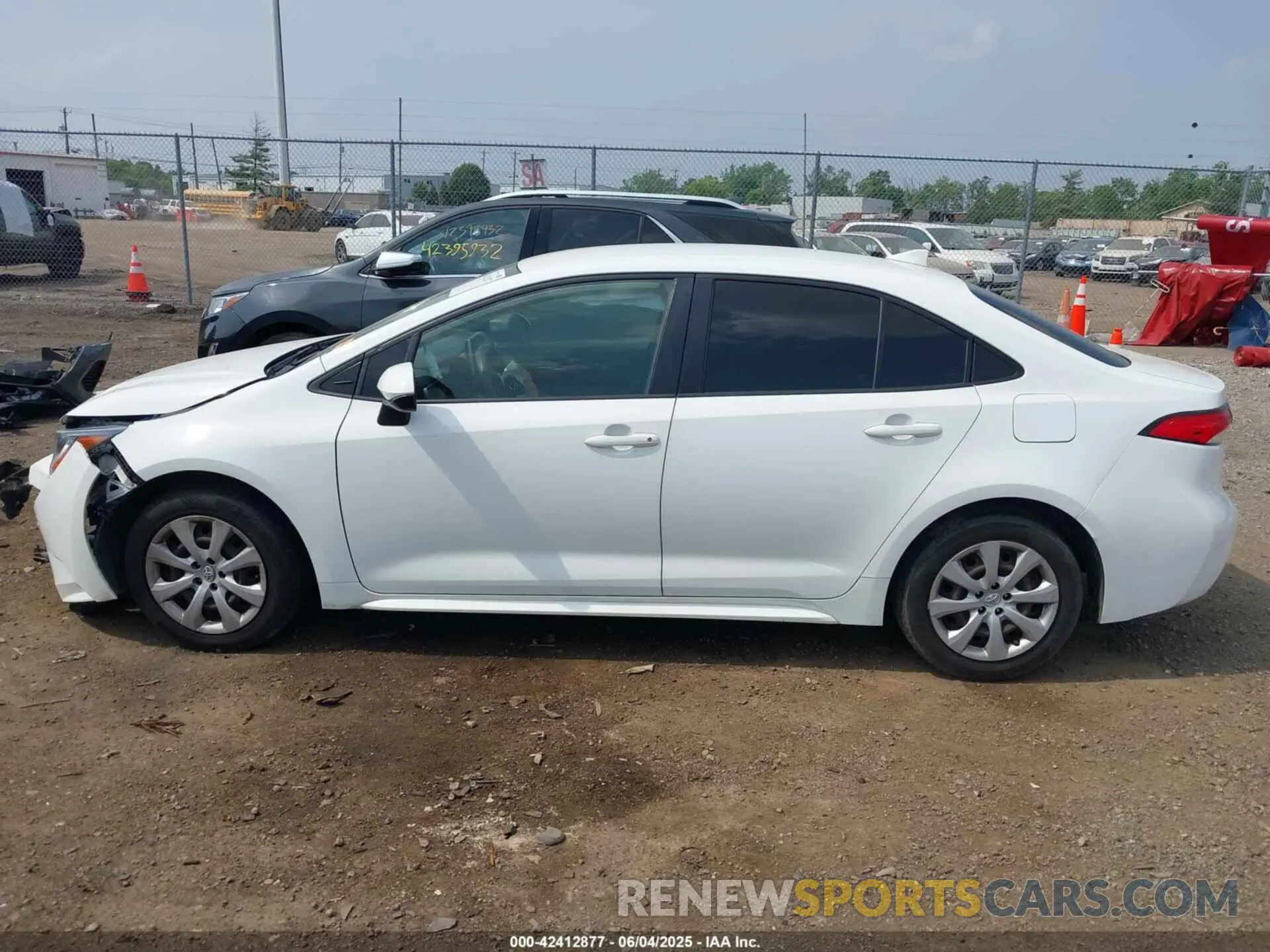 14 Photograph of a damaged car JTDEPRAE1LJ035192 TOYOTA COROLLA 2020