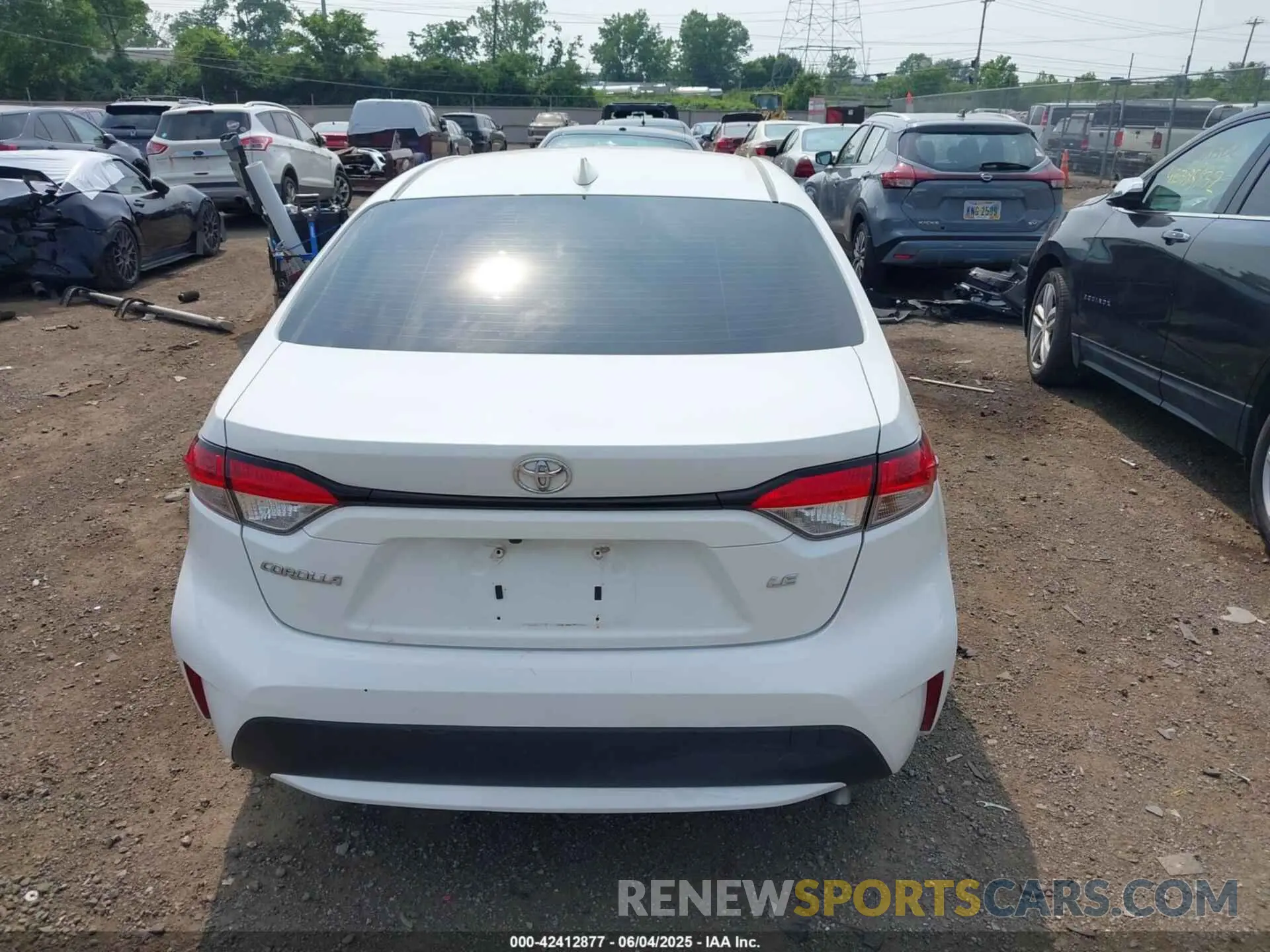 16 Photograph of a damaged car JTDEPRAE1LJ035192 TOYOTA COROLLA 2020