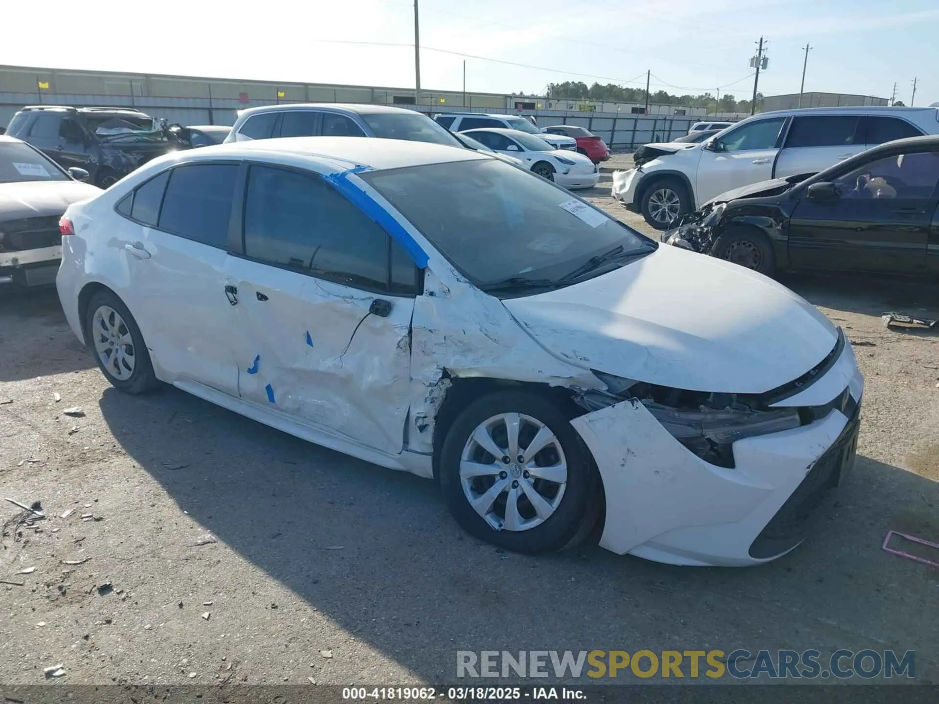 1 Photograph of a damaged car JTDEPRAE1LJ036682 TOYOTA COROLLA 2020