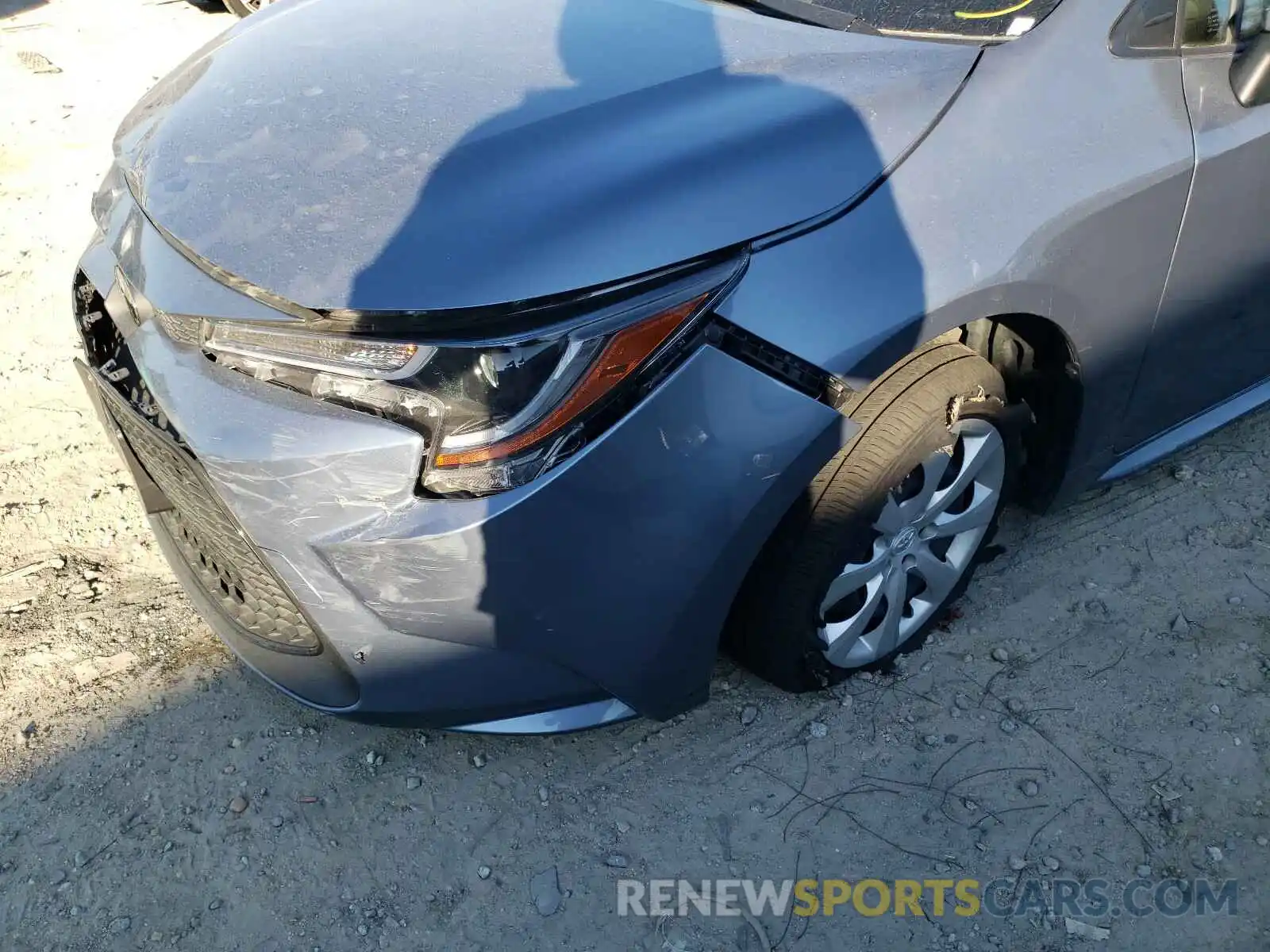 9 Photograph of a damaged car JTDEPRAE1LJ038500 TOYOTA COROLLA 2020