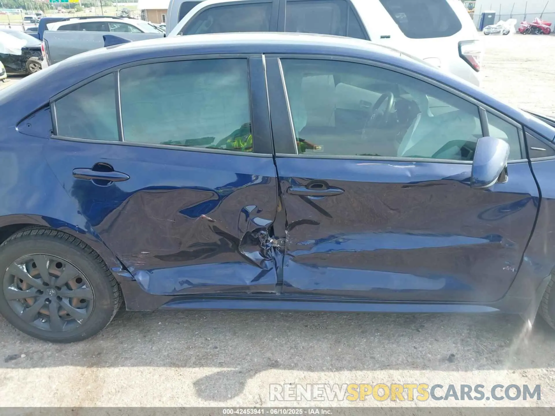 6 Photograph of a damaged car JTDEPRAE1LJ057483 TOYOTA COROLLA 2020