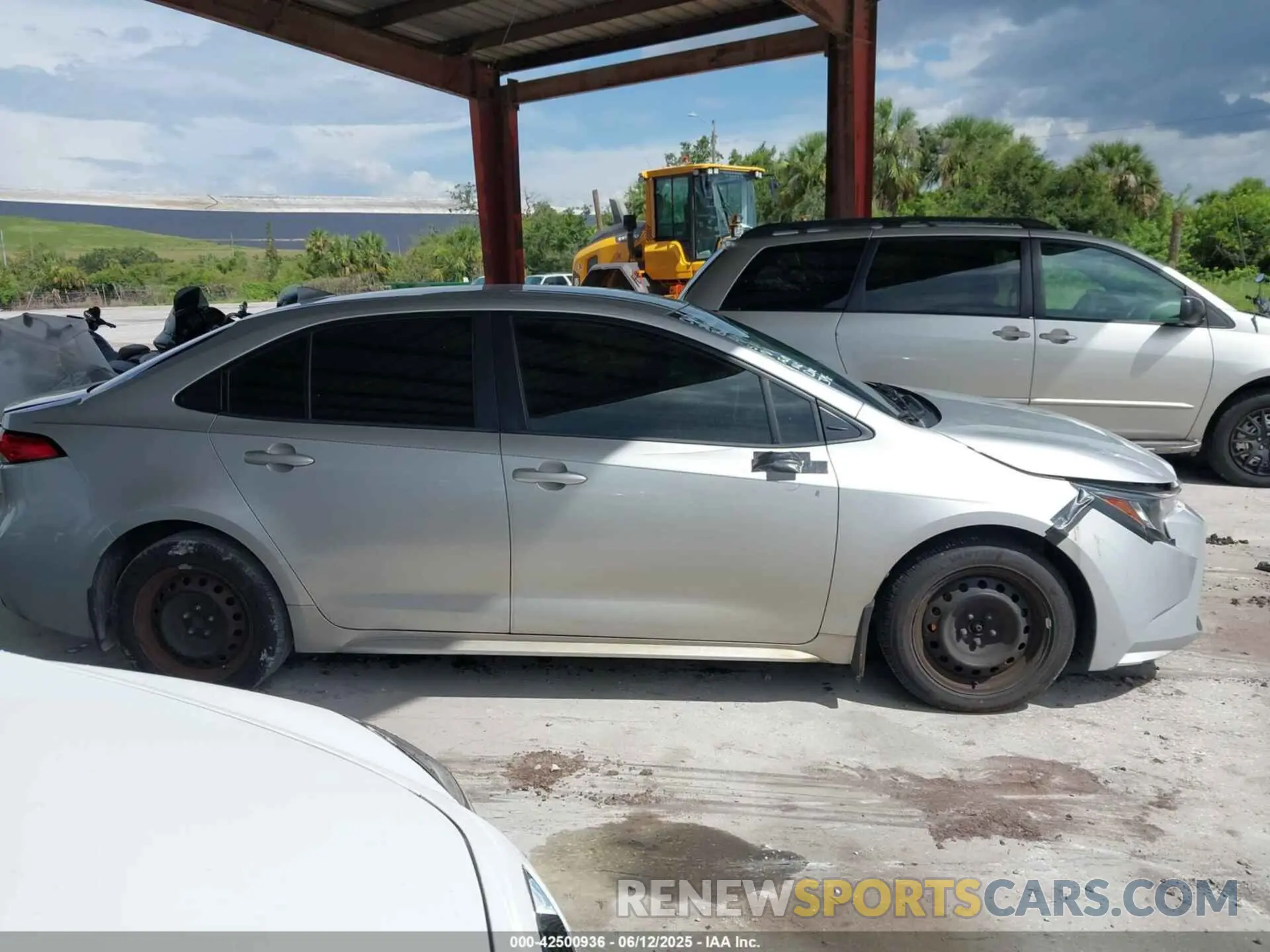 13 Photograph of a damaged car JTDEPRAE1LJ067446 TOYOTA COROLLA 2020