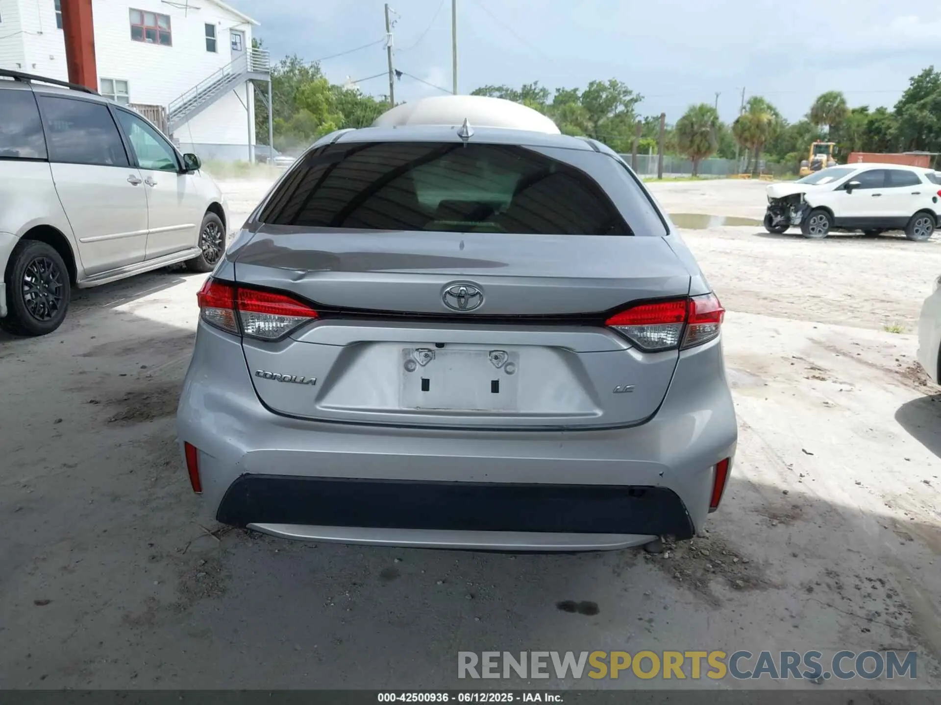 16 Photograph of a damaged car JTDEPRAE1LJ067446 TOYOTA COROLLA 2020
