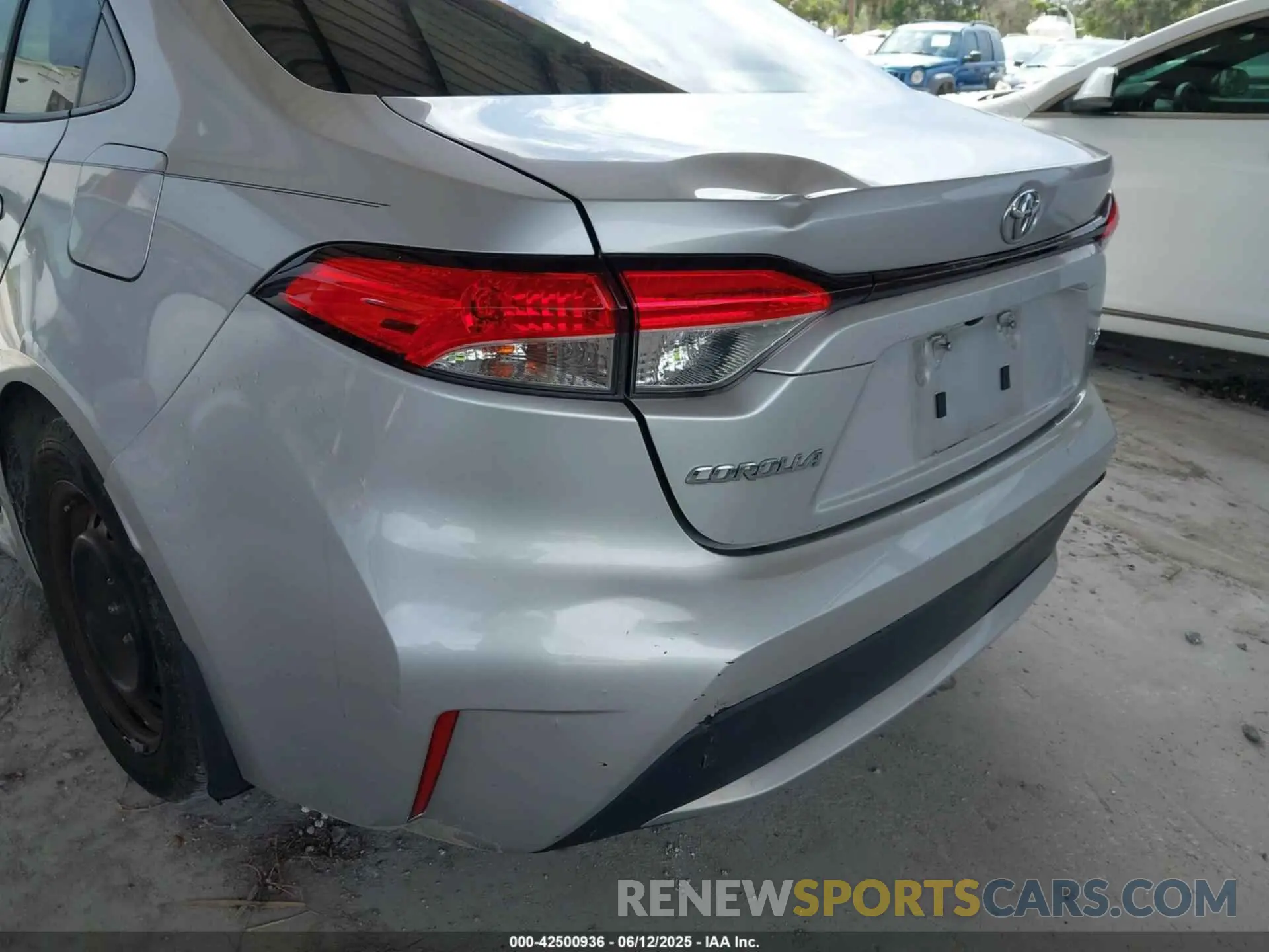 18 Photograph of a damaged car JTDEPRAE1LJ067446 TOYOTA COROLLA 2020