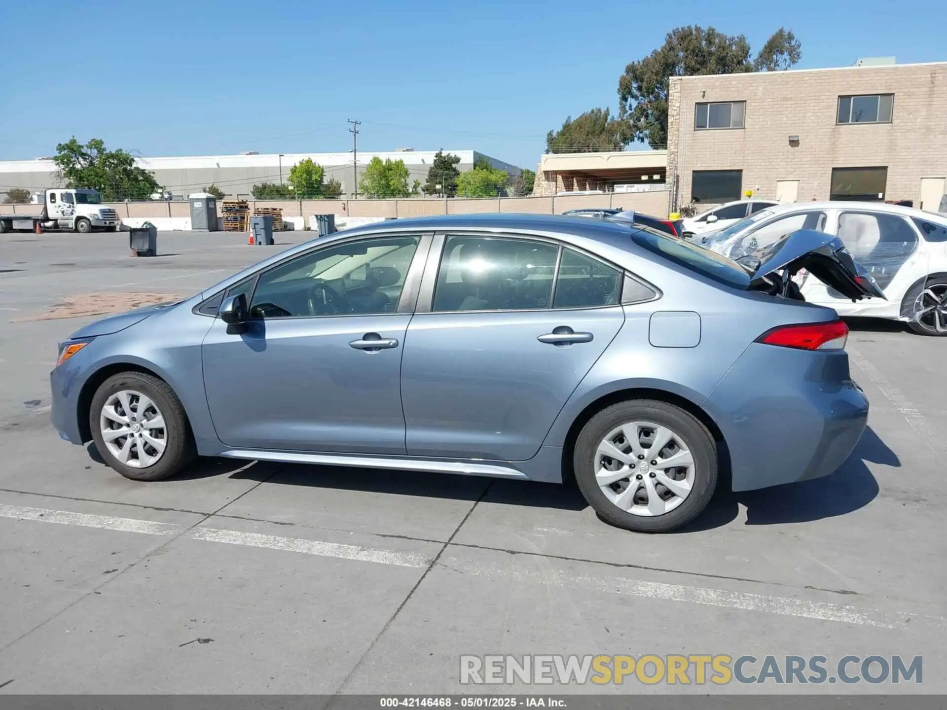 15 Photograph of a damaged car JTDEPRAE1LJ070511 TOYOTA COROLLA 2020