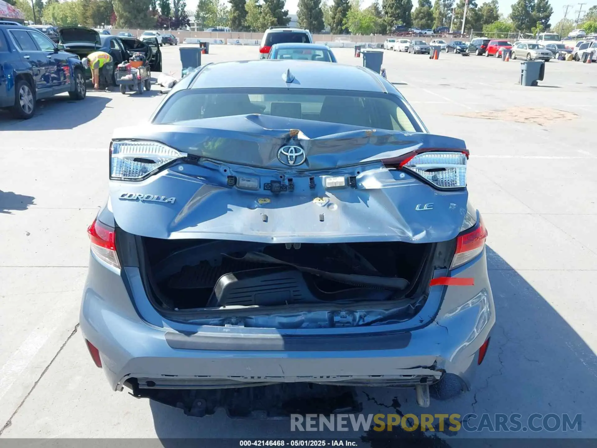 17 Photograph of a damaged car JTDEPRAE1LJ070511 TOYOTA COROLLA 2020