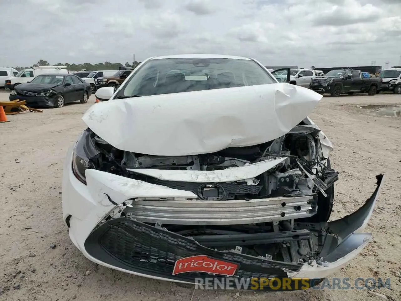 5 Photograph of a damaged car JTDEPRAE1LJ095232 TOYOTA COROLLA 2020
