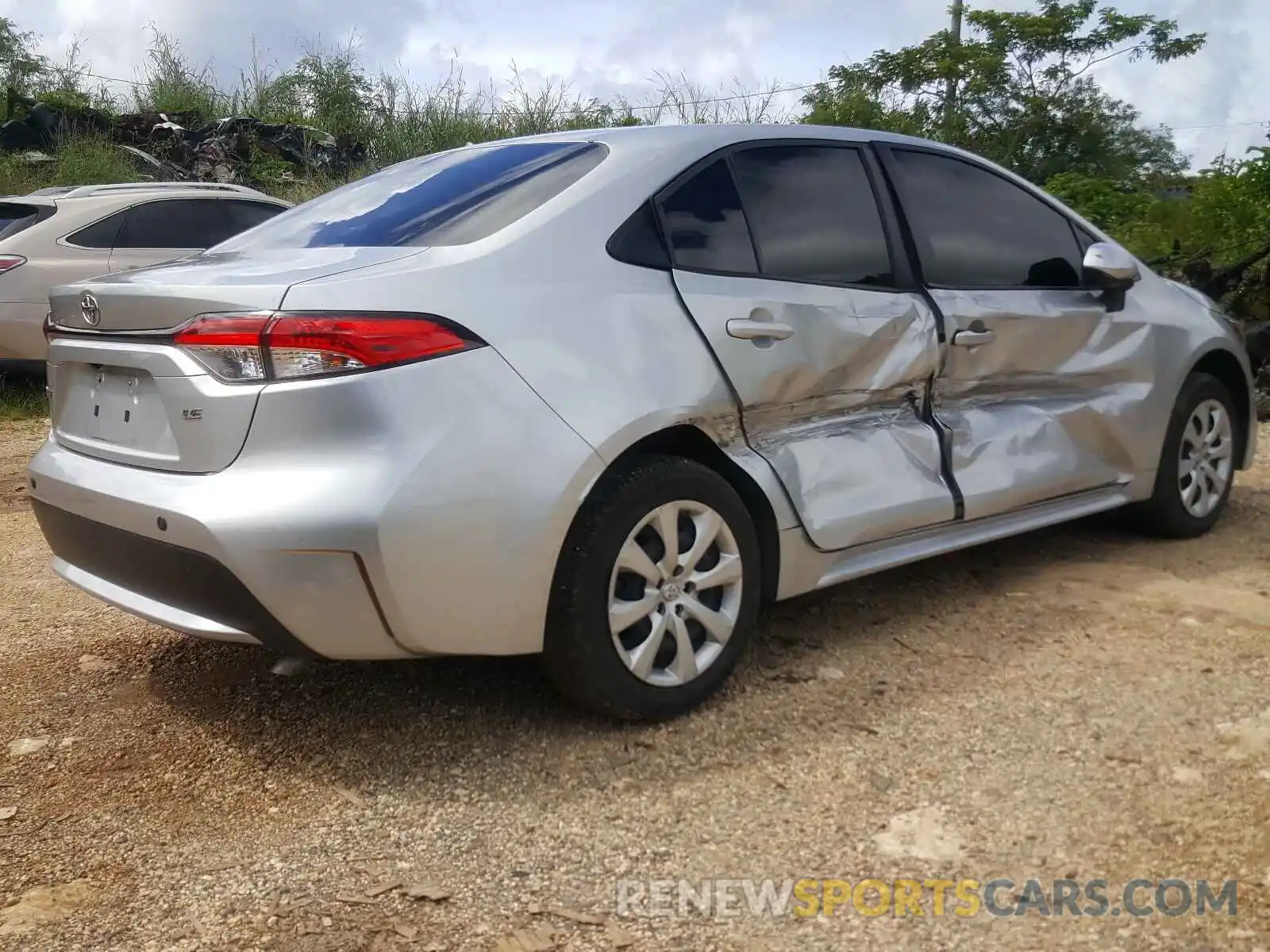 4 Photograph of a damaged car JTDEPRAE1LJ110649 TOYOTA COROLLA 2020