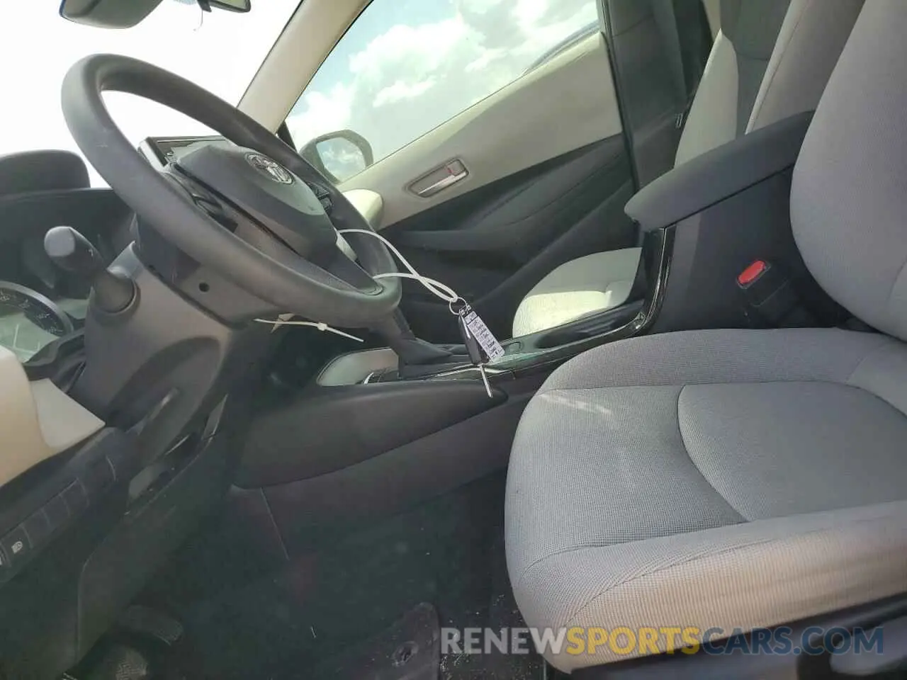 7 Photograph of a damaged car JTDEPRAE1LJ110912 TOYOTA COROLLA 2020