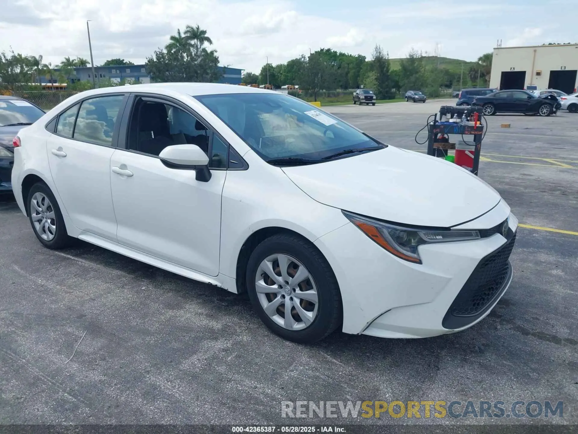 1 Photograph of a damaged car JTDEPRAE2LJ014268 TOYOTA COROLLA 2020