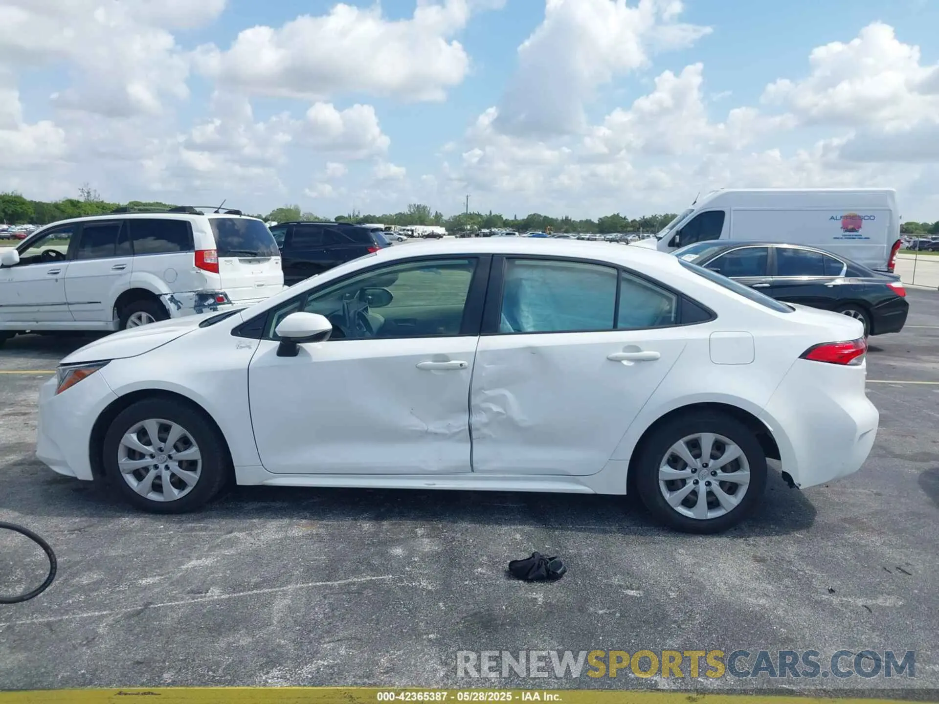 14 Photograph of a damaged car JTDEPRAE2LJ014268 TOYOTA COROLLA 2020
