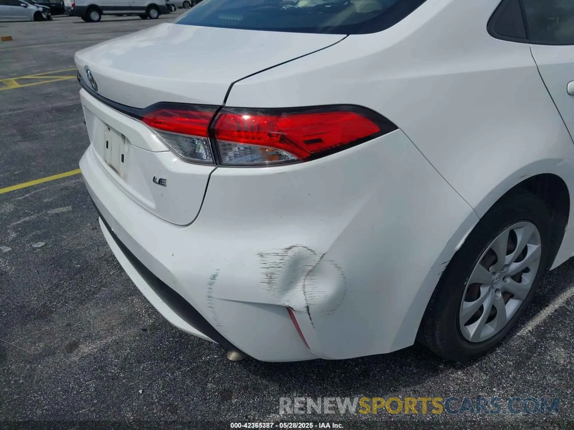 17 Photograph of a damaged car JTDEPRAE2LJ014268 TOYOTA COROLLA 2020