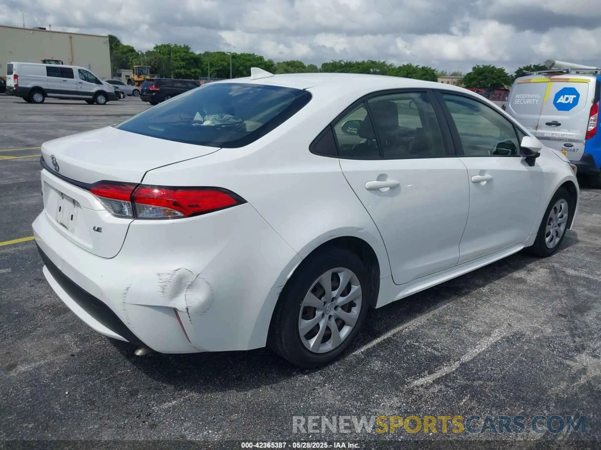 4 Photograph of a damaged car JTDEPRAE2LJ014268 TOYOTA COROLLA 2020