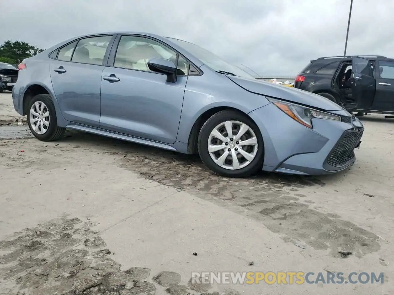 4 Photograph of a damaged car JTDEPRAE2LJ037260 TOYOTA COROLLA 2020