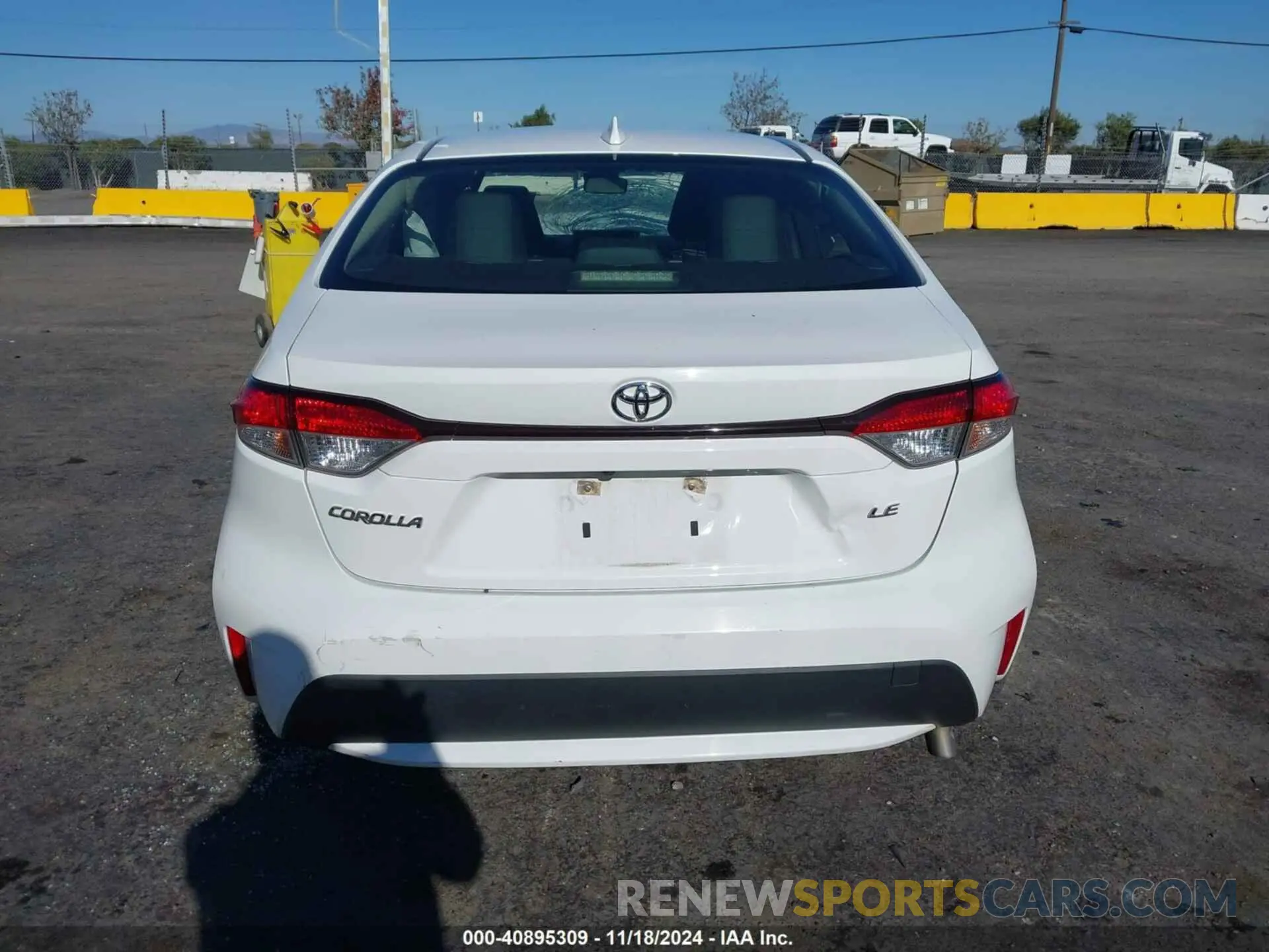 17 Photograph of a damaged car JTDEPRAE2LJ052776 TOYOTA COROLLA 2020