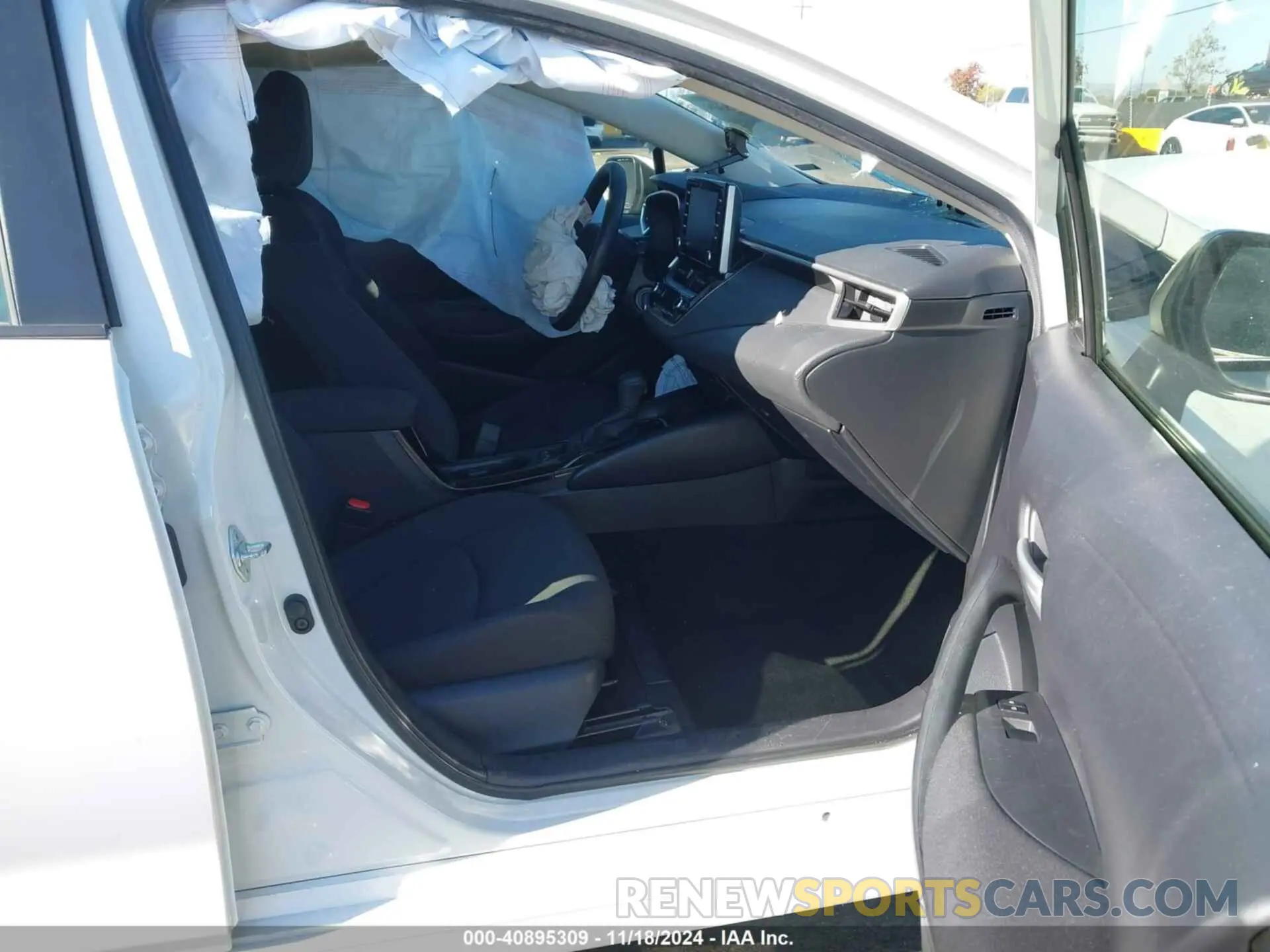 5 Photograph of a damaged car JTDEPRAE2LJ052776 TOYOTA COROLLA 2020