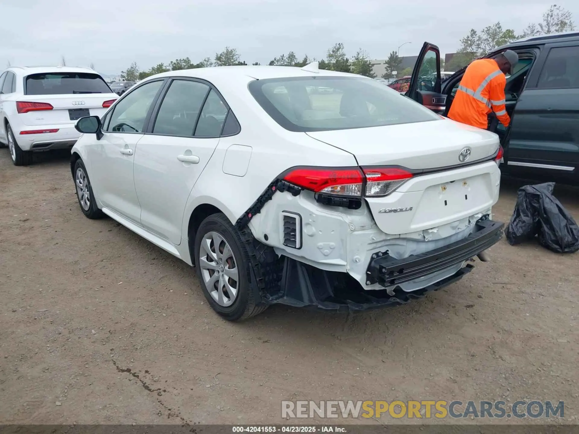 3 Photograph of a damaged car JTDEPRAE2LJ091965 TOYOTA COROLLA 2020