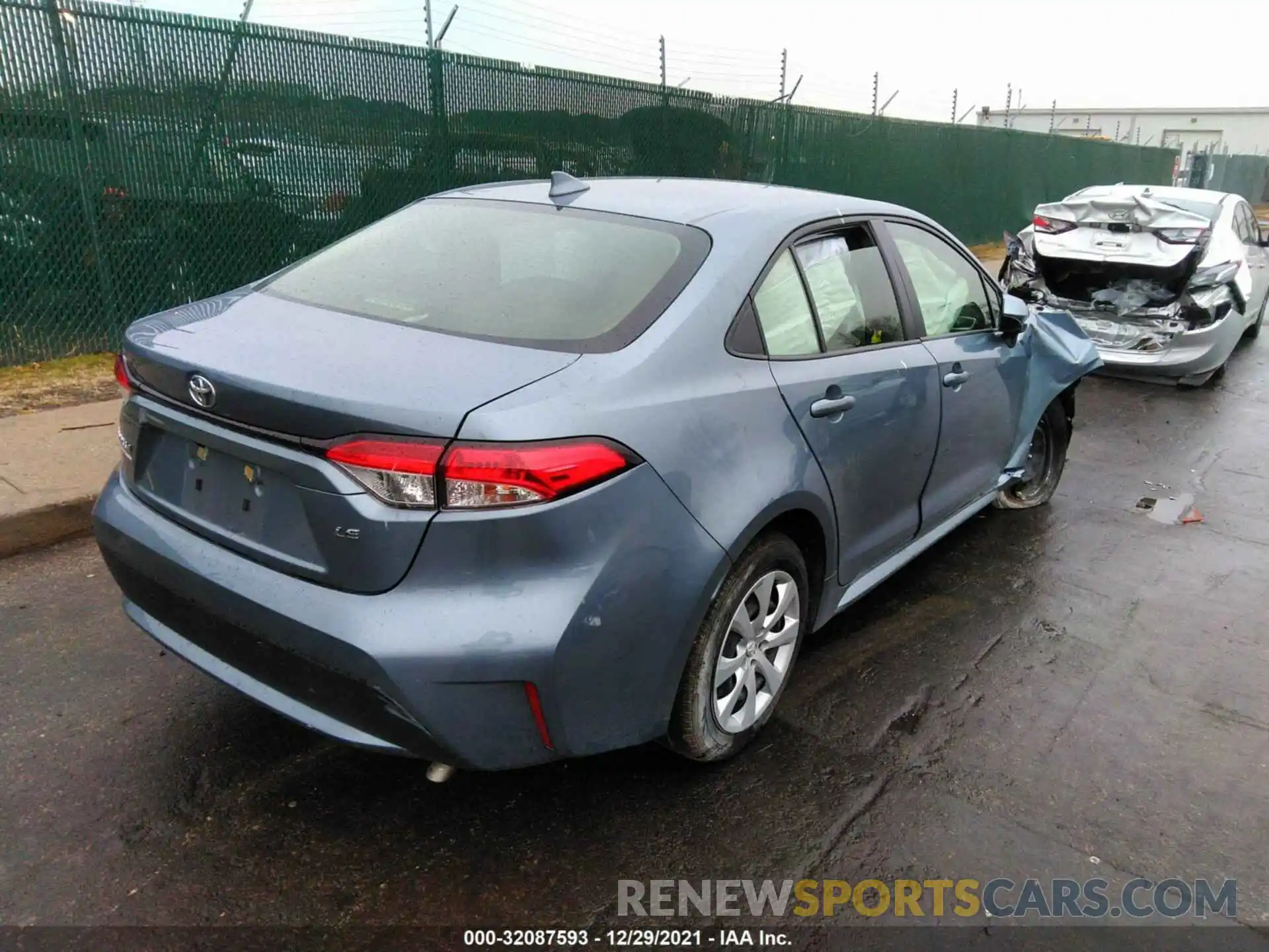 4 Photograph of a damaged car JTDEPRAE2LJ116735 TOYOTA COROLLA 2020