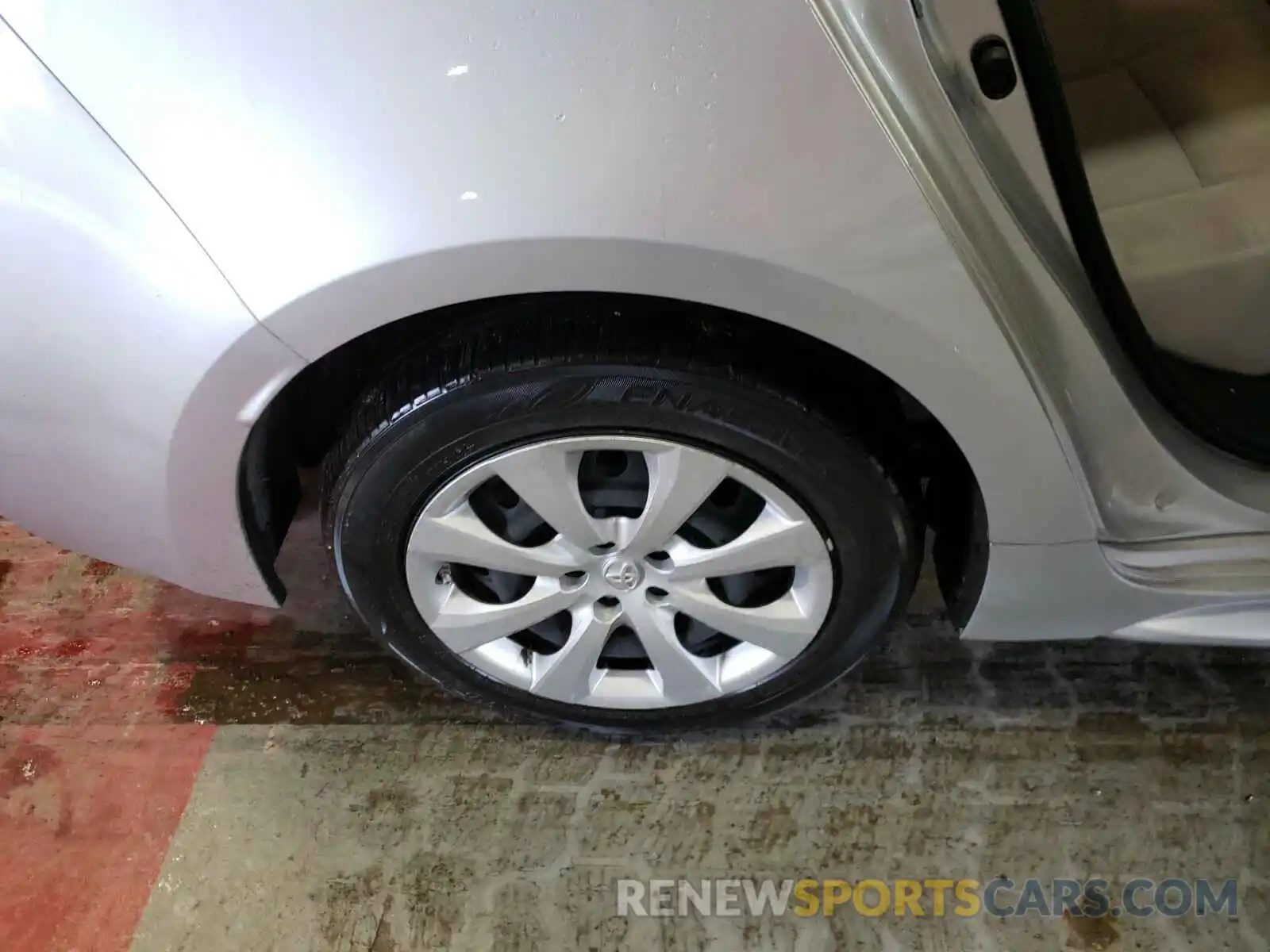 9 Photograph of a damaged car JTDEPRAE3LJ023724 TOYOTA COROLLA 2020