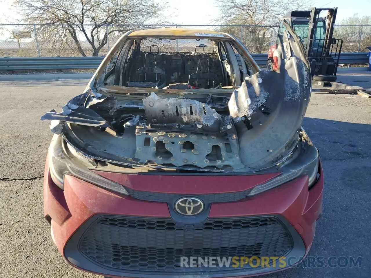 5 Photograph of a damaged car JTDEPRAE3LJ040667 TOYOTA COROLLA 2020