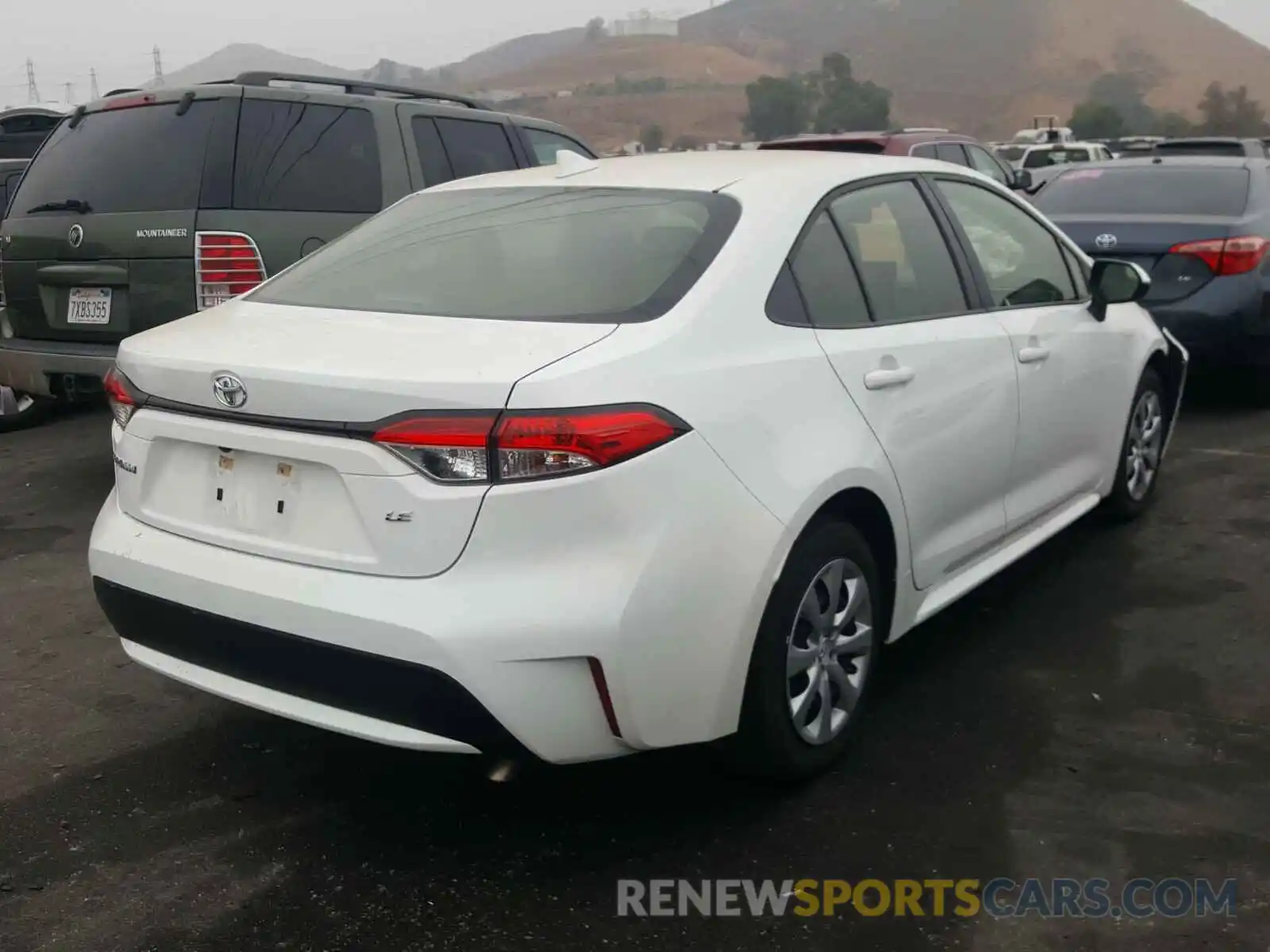 4 Photograph of a damaged car JTDEPRAE3LJ052799 TOYOTA COROLLA 2020