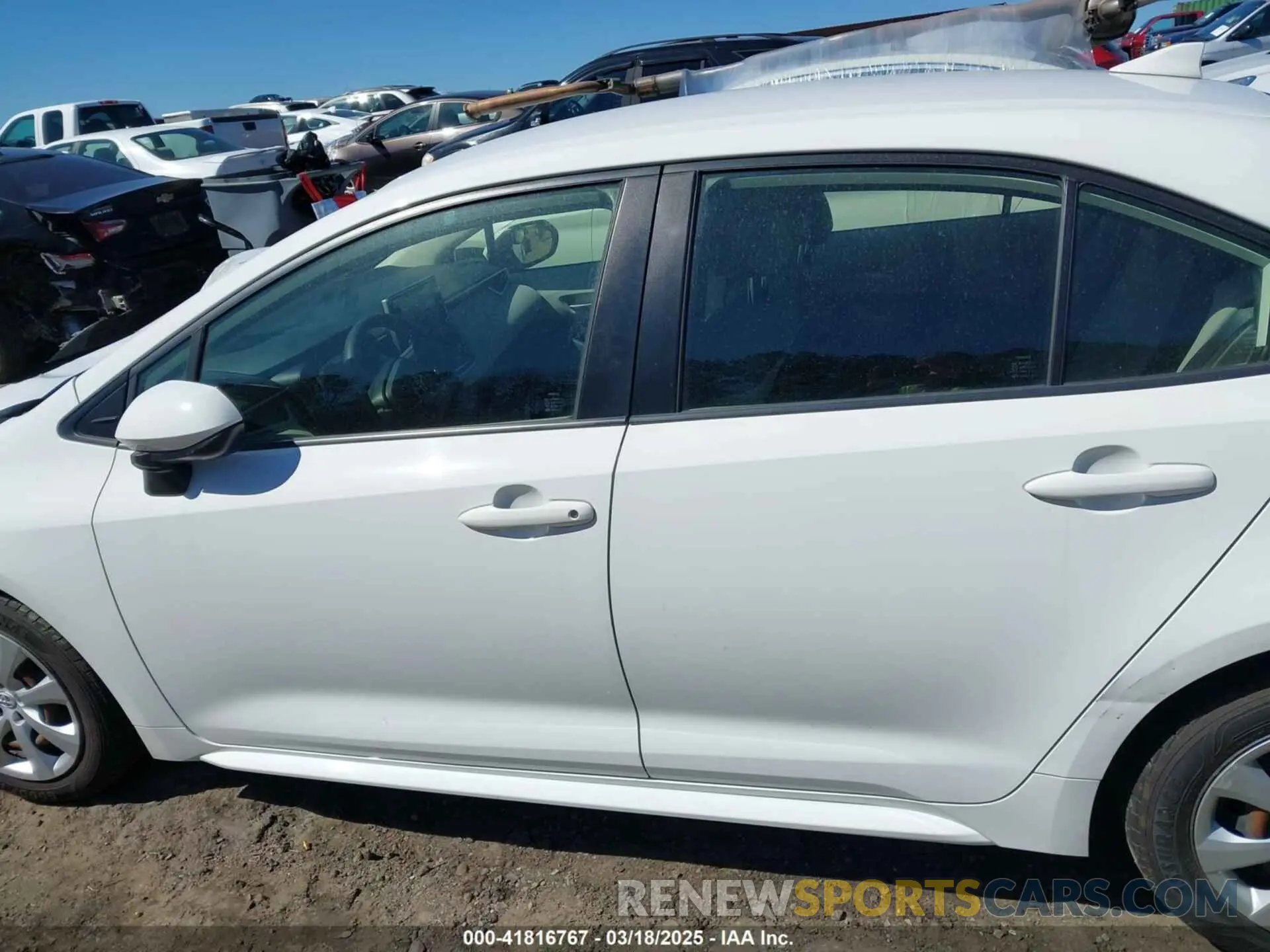 15 Photograph of a damaged car JTDEPRAE3LJ069683 TOYOTA COROLLA 2020