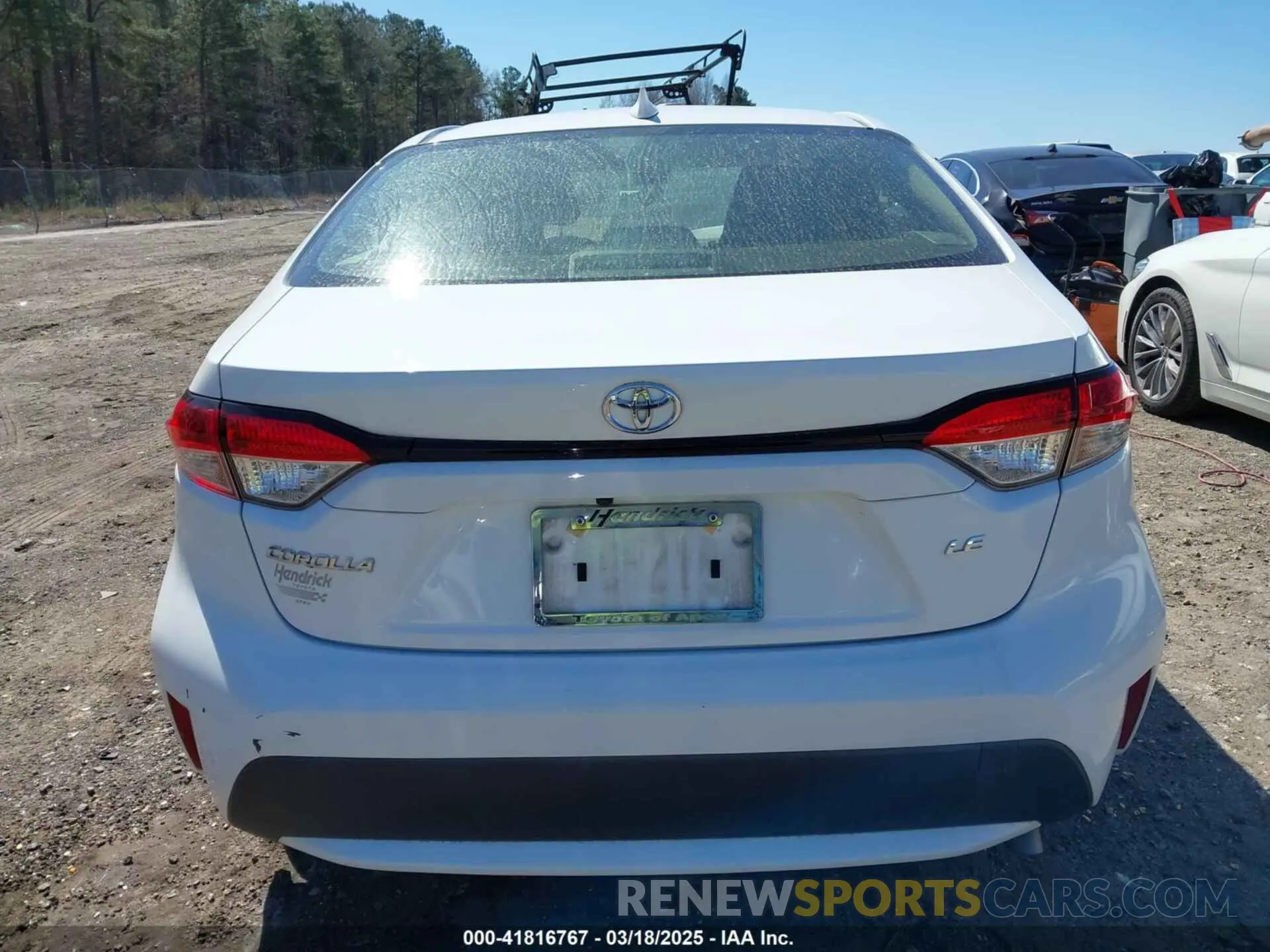 17 Photograph of a damaged car JTDEPRAE3LJ069683 TOYOTA COROLLA 2020