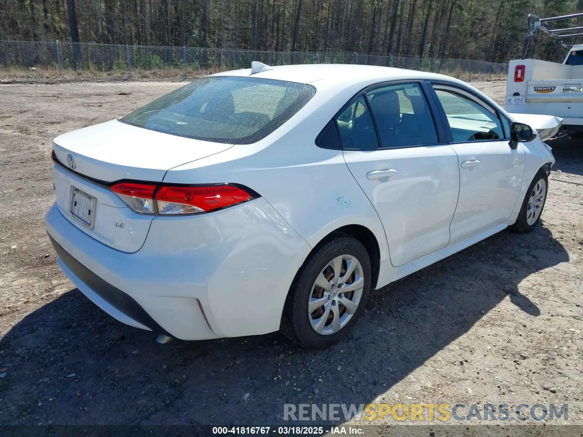 4 Photograph of a damaged car JTDEPRAE3LJ069683 TOYOTA COROLLA 2020