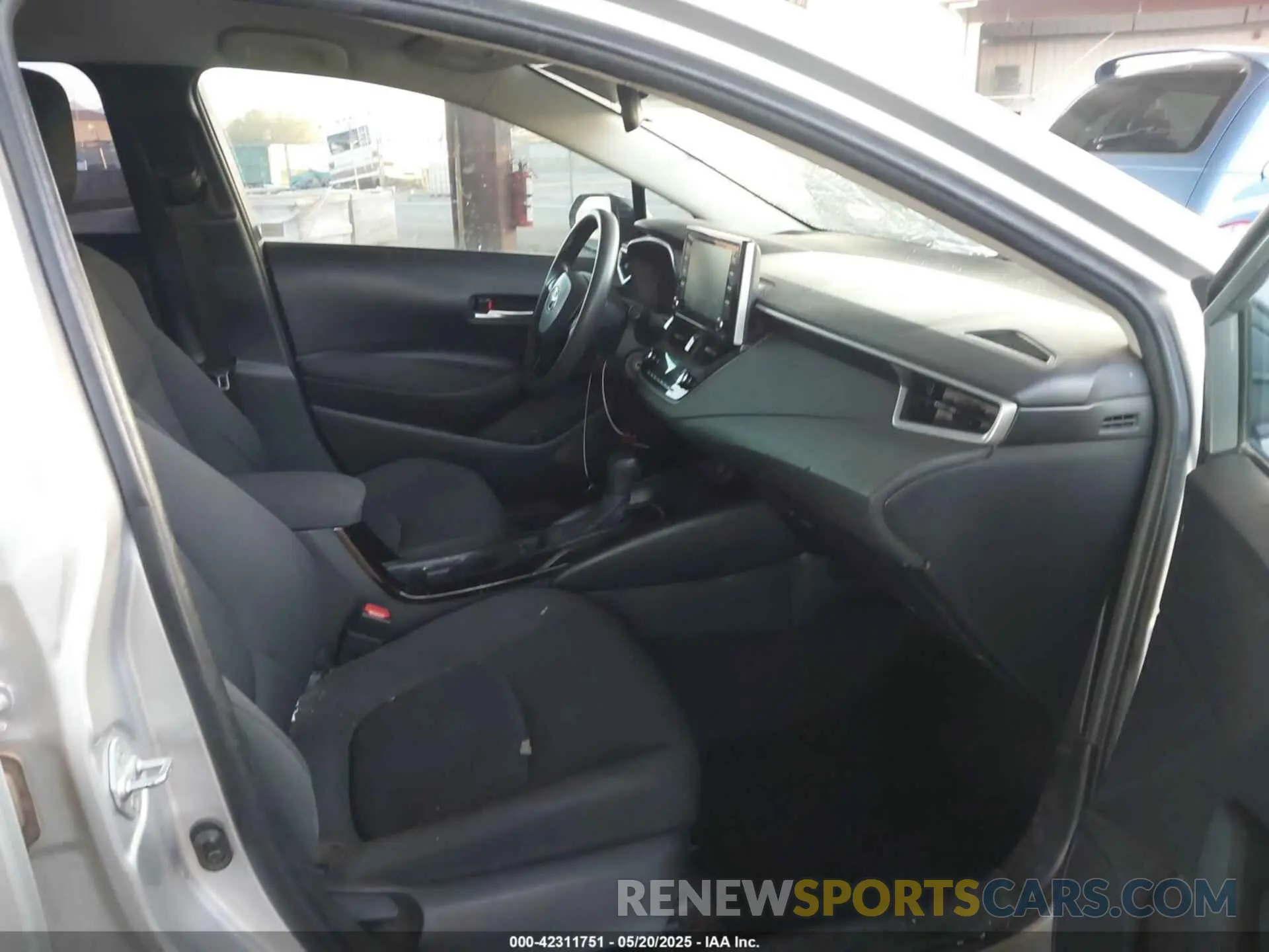 5 Photograph of a damaged car JTDEPRAE3LJ074916 TOYOTA COROLLA 2020