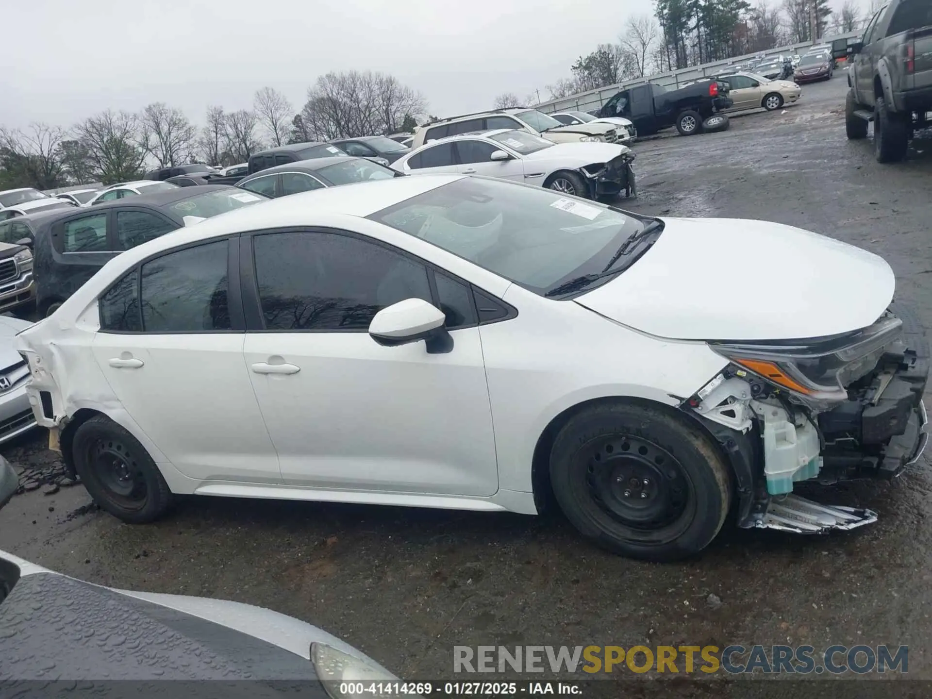 13 Photograph of a damaged car JTDEPRAE3LJ078643 TOYOTA COROLLA 2020