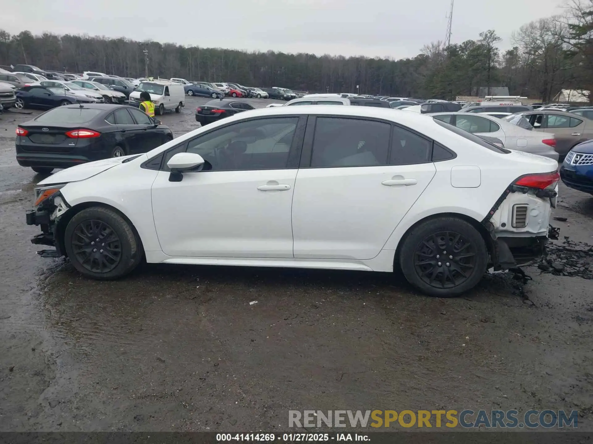 14 Photograph of a damaged car JTDEPRAE3LJ078643 TOYOTA COROLLA 2020
