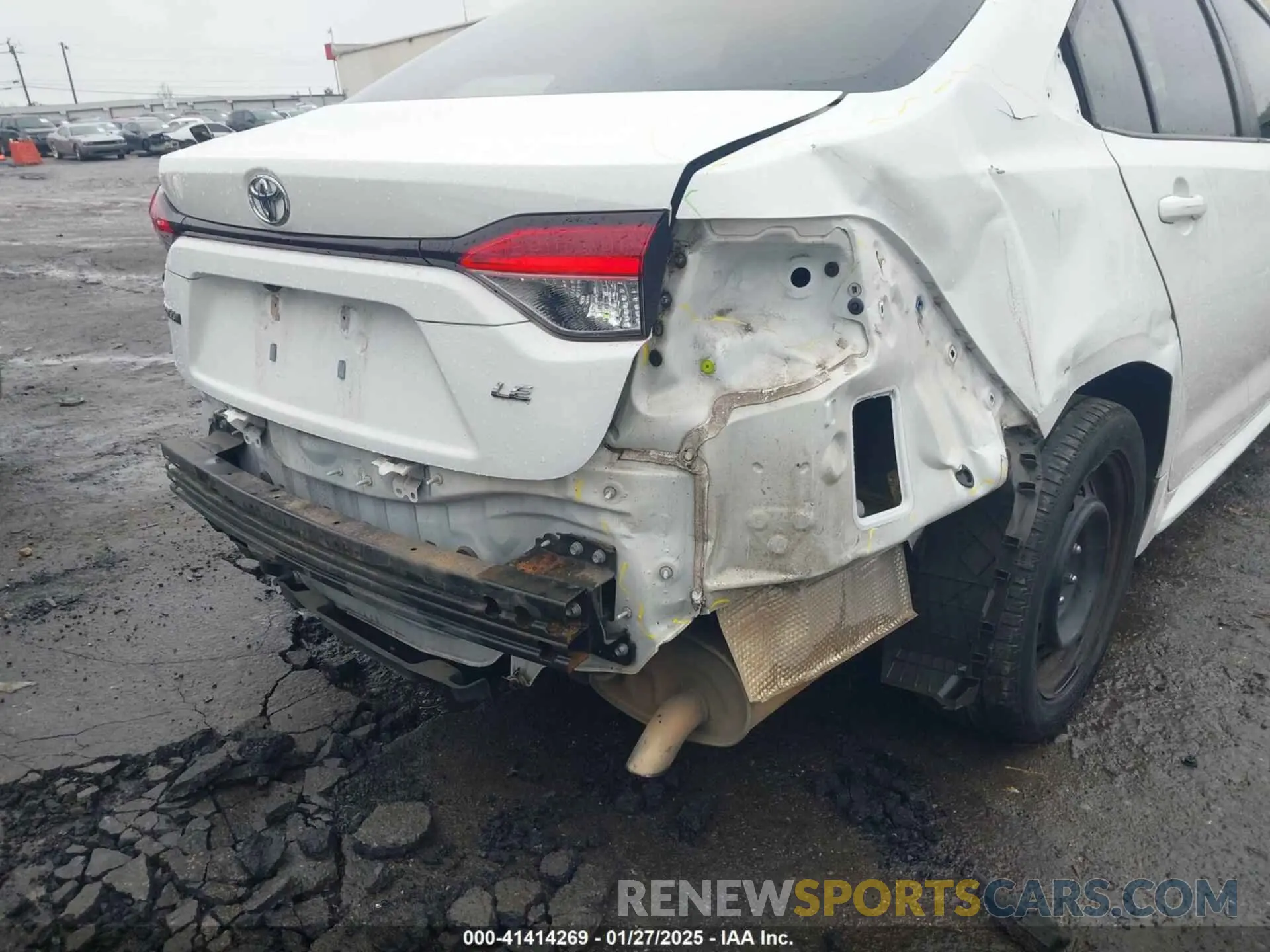 17 Photograph of a damaged car JTDEPRAE3LJ078643 TOYOTA COROLLA 2020