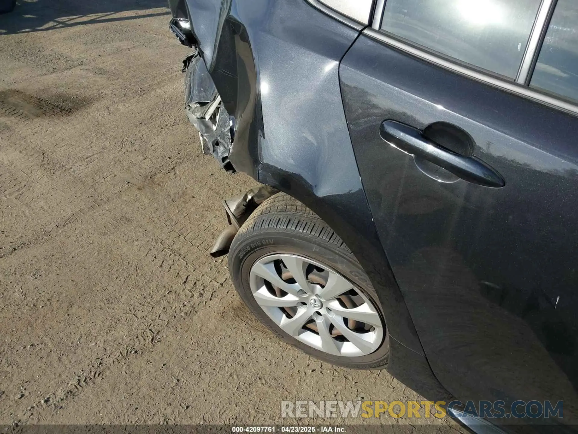 6 Photograph of a damaged car JTDEPRAE3LJ090713 TOYOTA COROLLA 2020