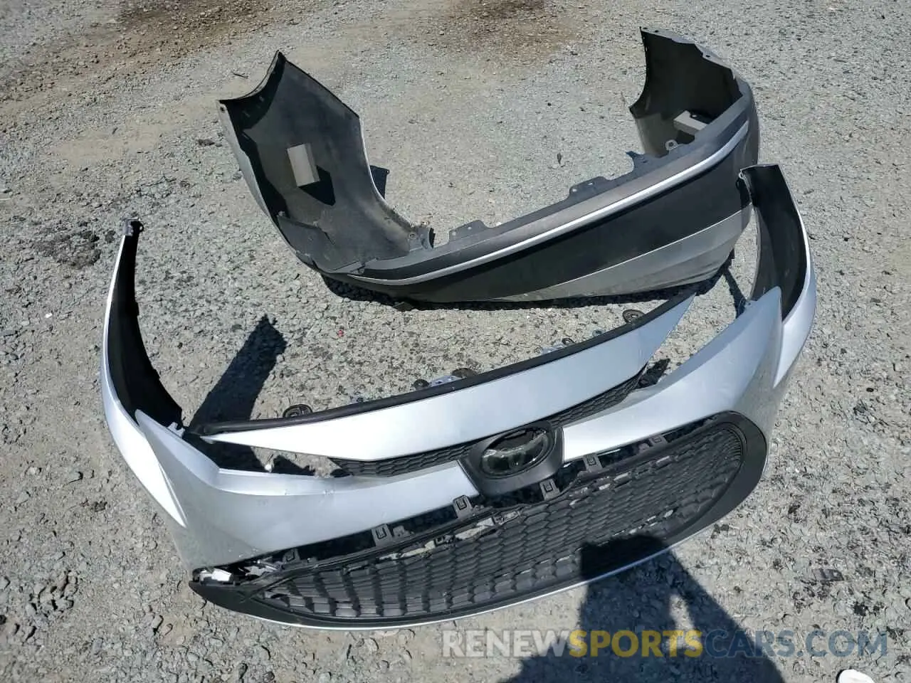 12 Photograph of a damaged car JTDEPRAE4LJ005796 TOYOTA COROLLA 2020