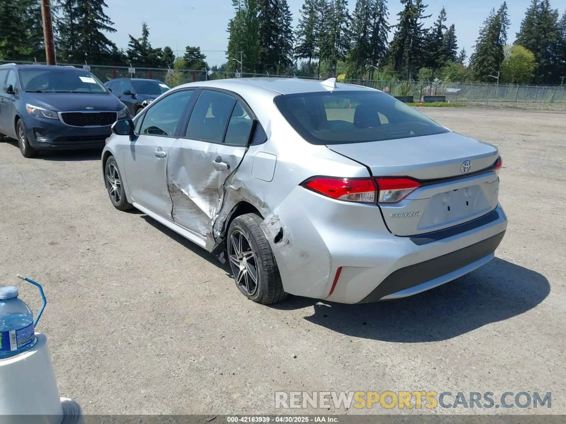 3 Photograph of a damaged car JTDEPRAE4LJ024042 TOYOTA COROLLA 2020