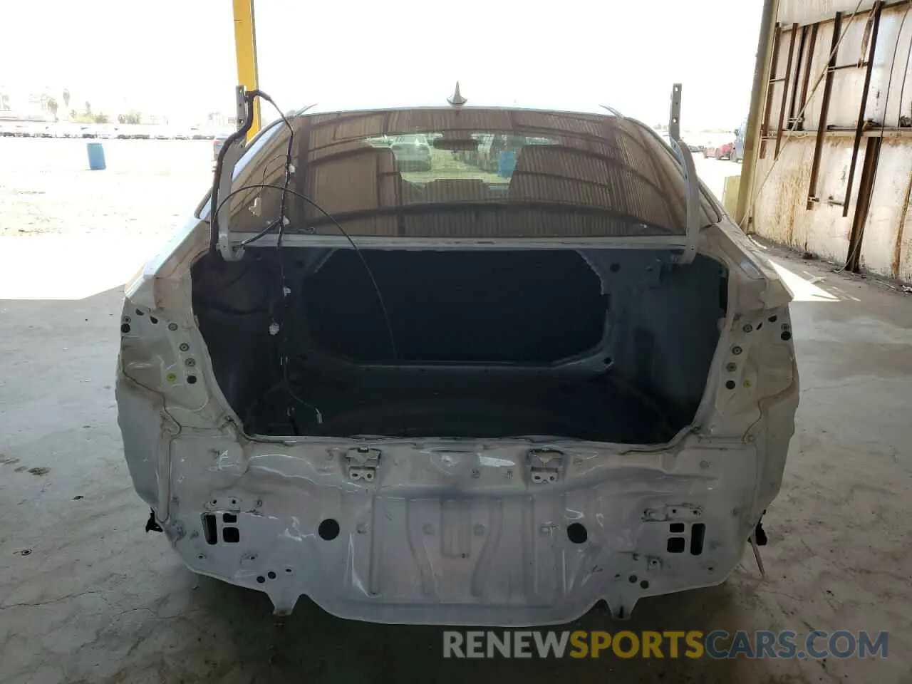 6 Photograph of a damaged car JTDEPRAE4LJ031654 TOYOTA COROLLA 2020