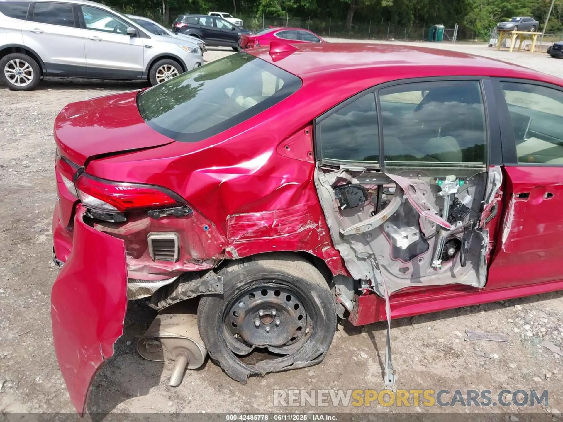 6 Photograph of a damaged car JTDEPRAE4LJ034201 TOYOTA COROLLA 2020