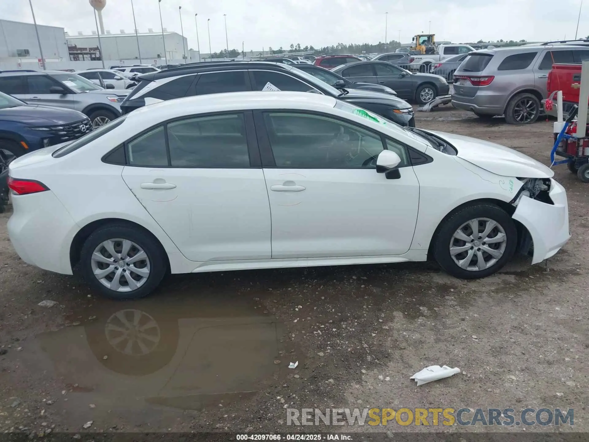 14 Photograph of a damaged car JTDEPRAE4LJ043254 TOYOTA COROLLA 2020