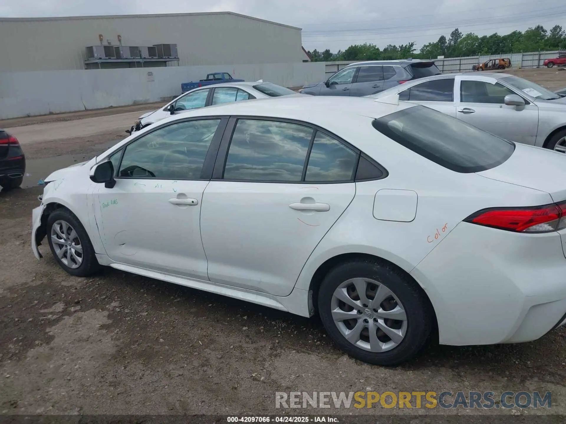 15 Photograph of a damaged car JTDEPRAE4LJ043254 TOYOTA COROLLA 2020