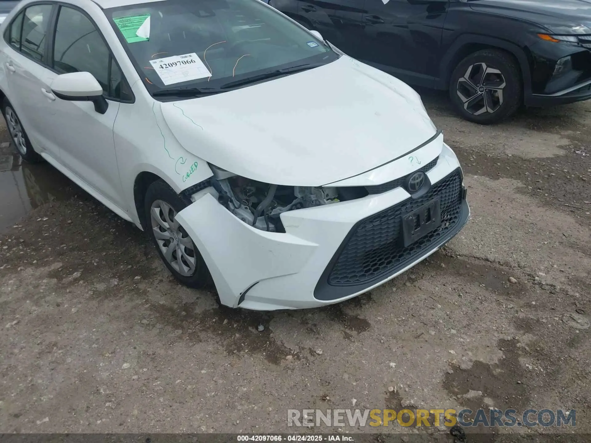 18 Photograph of a damaged car JTDEPRAE4LJ043254 TOYOTA COROLLA 2020