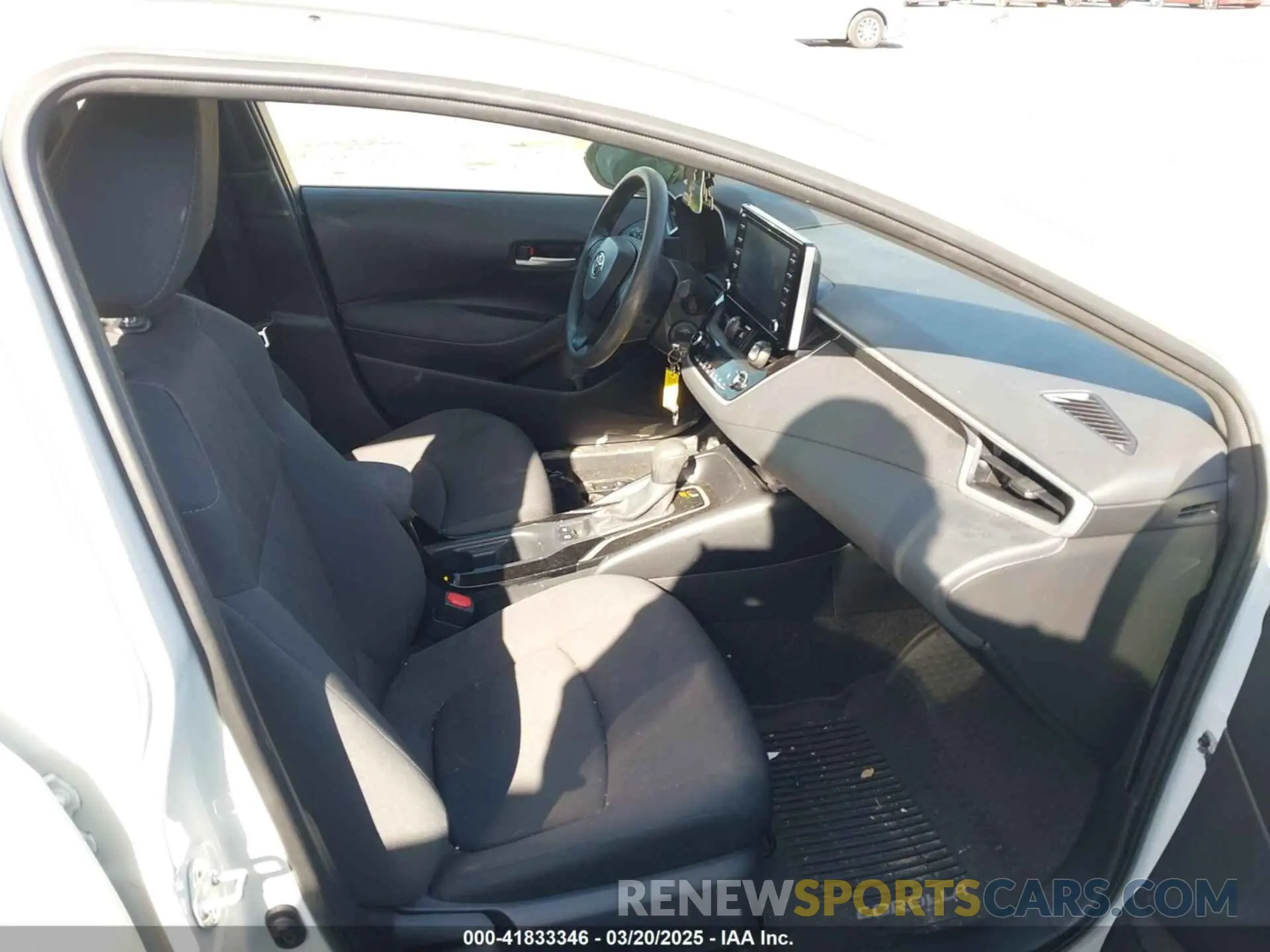 5 Photograph of a damaged car JTDEPRAE4LJ057655 TOYOTA COROLLA 2020