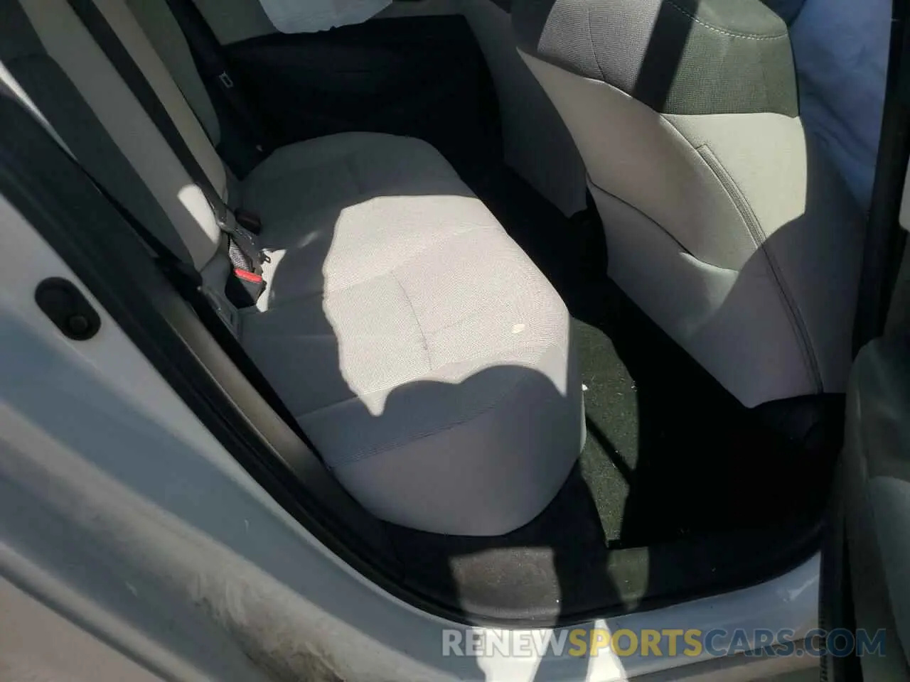 10 Photograph of a damaged car JTDEPRAE4LJ058059 TOYOTA COROLLA 2020