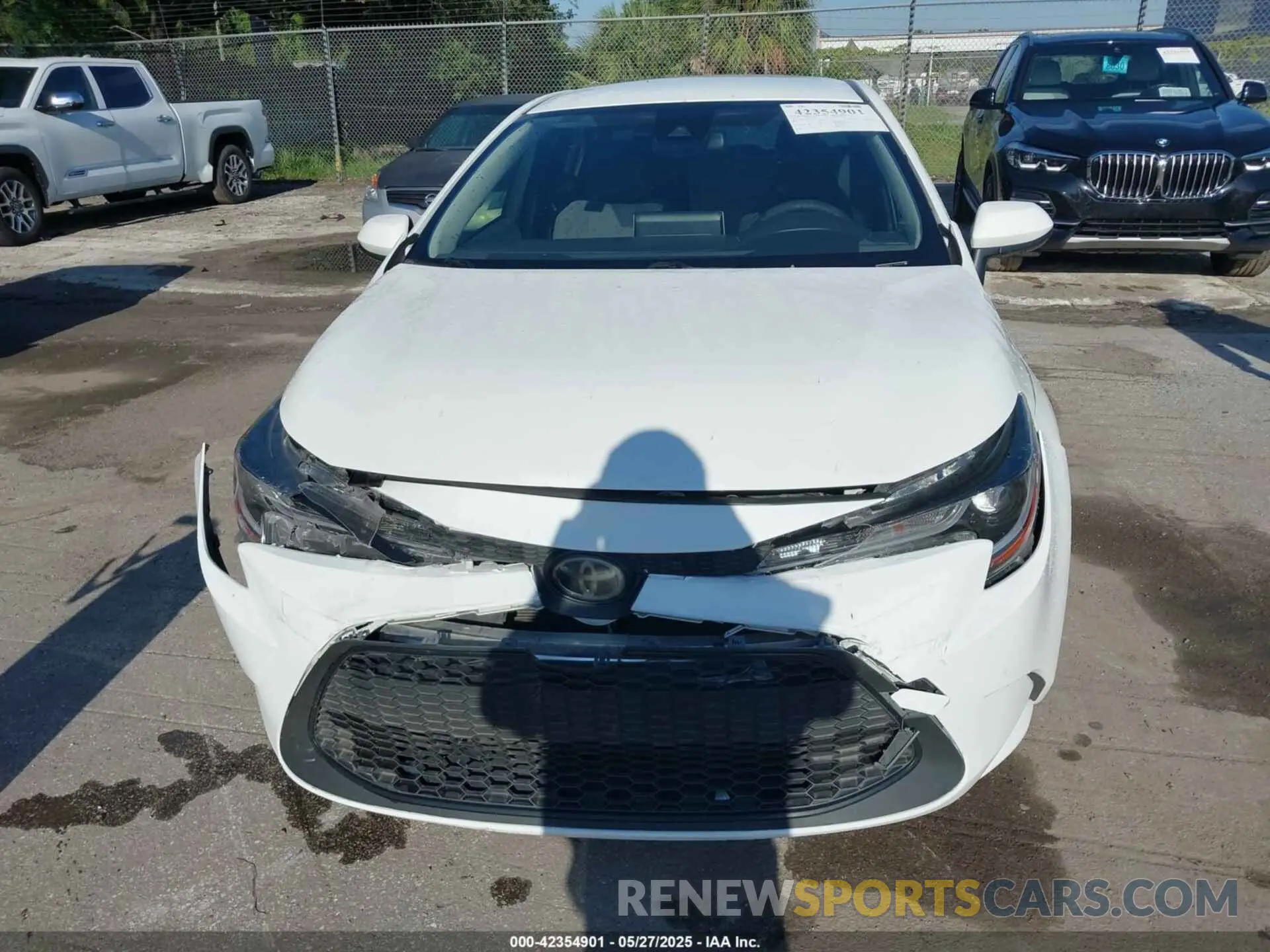 12 Photograph of a damaged car JTDEPRAE4LJ070602 TOYOTA COROLLA 2020