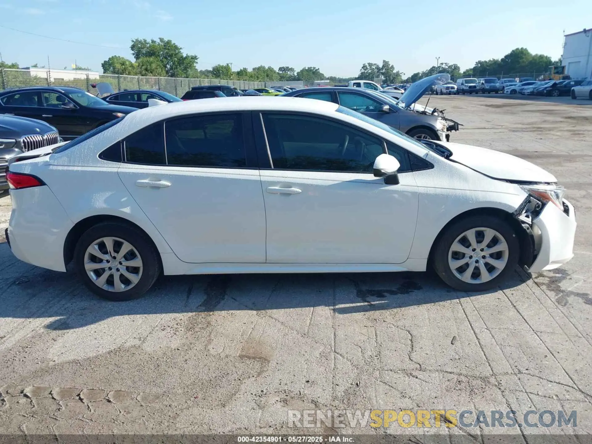 13 Photograph of a damaged car JTDEPRAE4LJ070602 TOYOTA COROLLA 2020