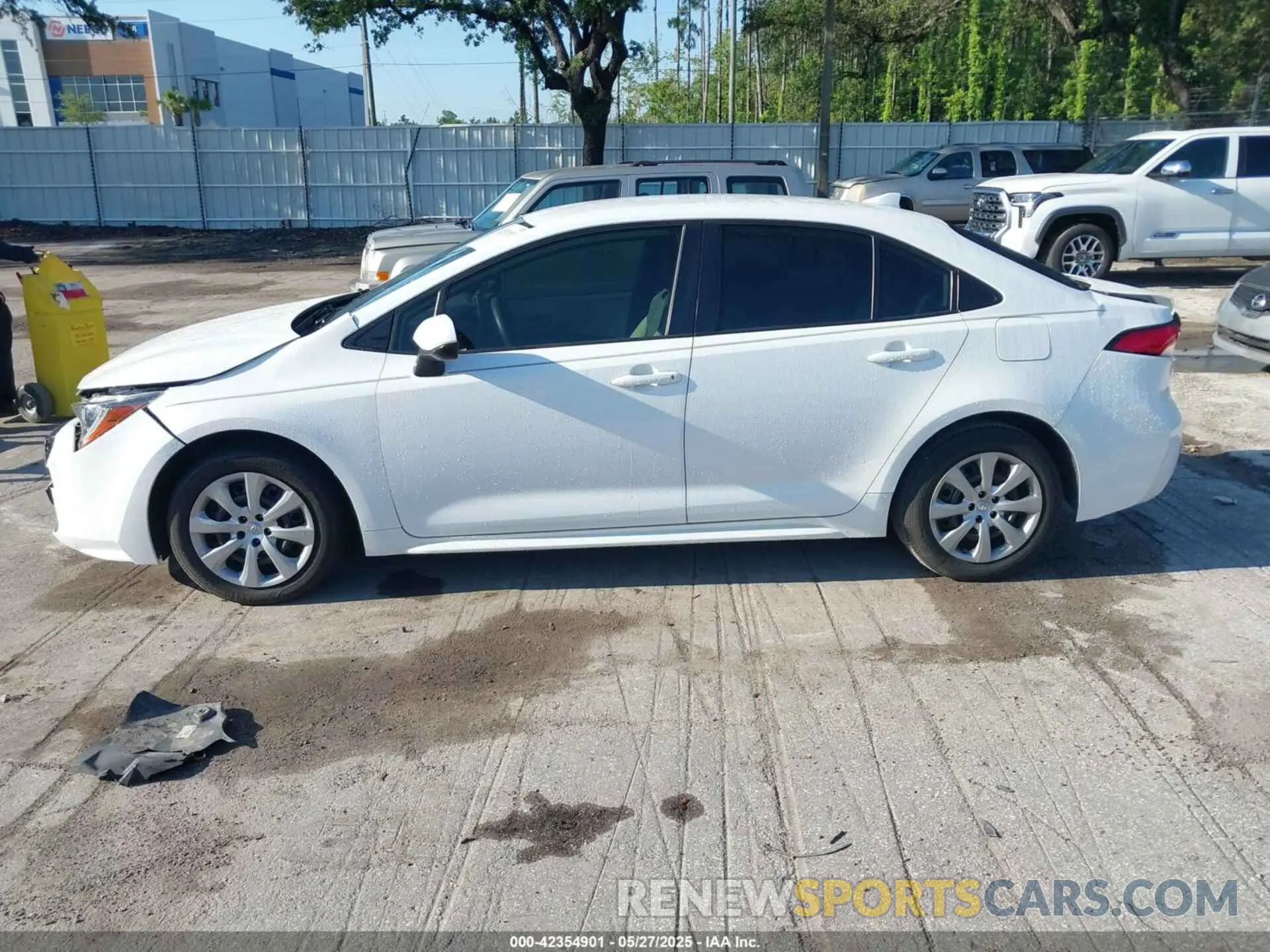 14 Photograph of a damaged car JTDEPRAE4LJ070602 TOYOTA COROLLA 2020
